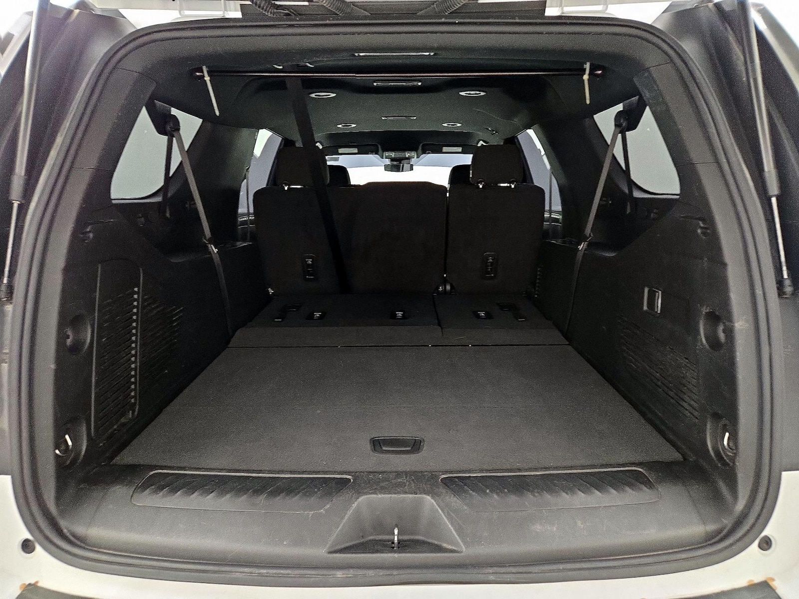 2024 Chevrolet Suburban LS - Photo 23