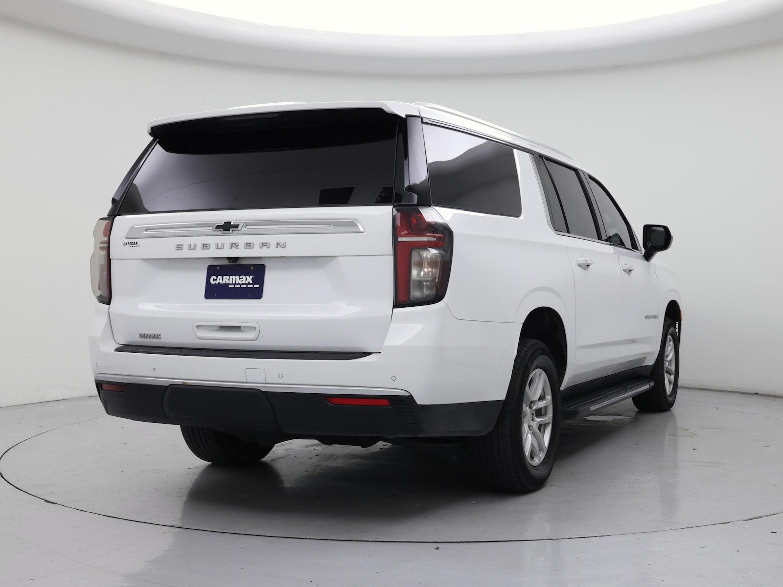 2024 Chevrolet Suburban LS - Photo 9