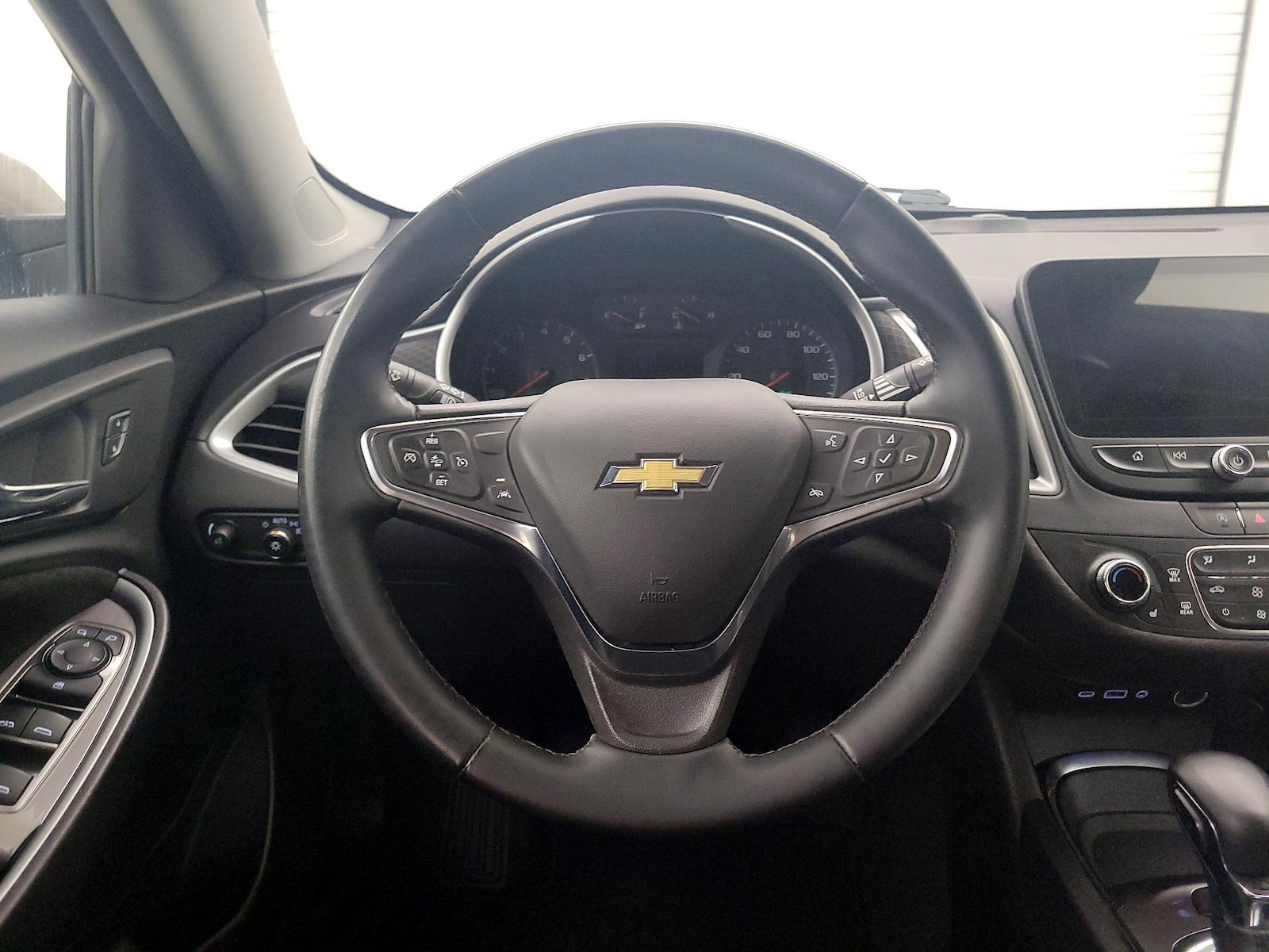 2024 Chevrolet Malibu 1LT - Photo 11