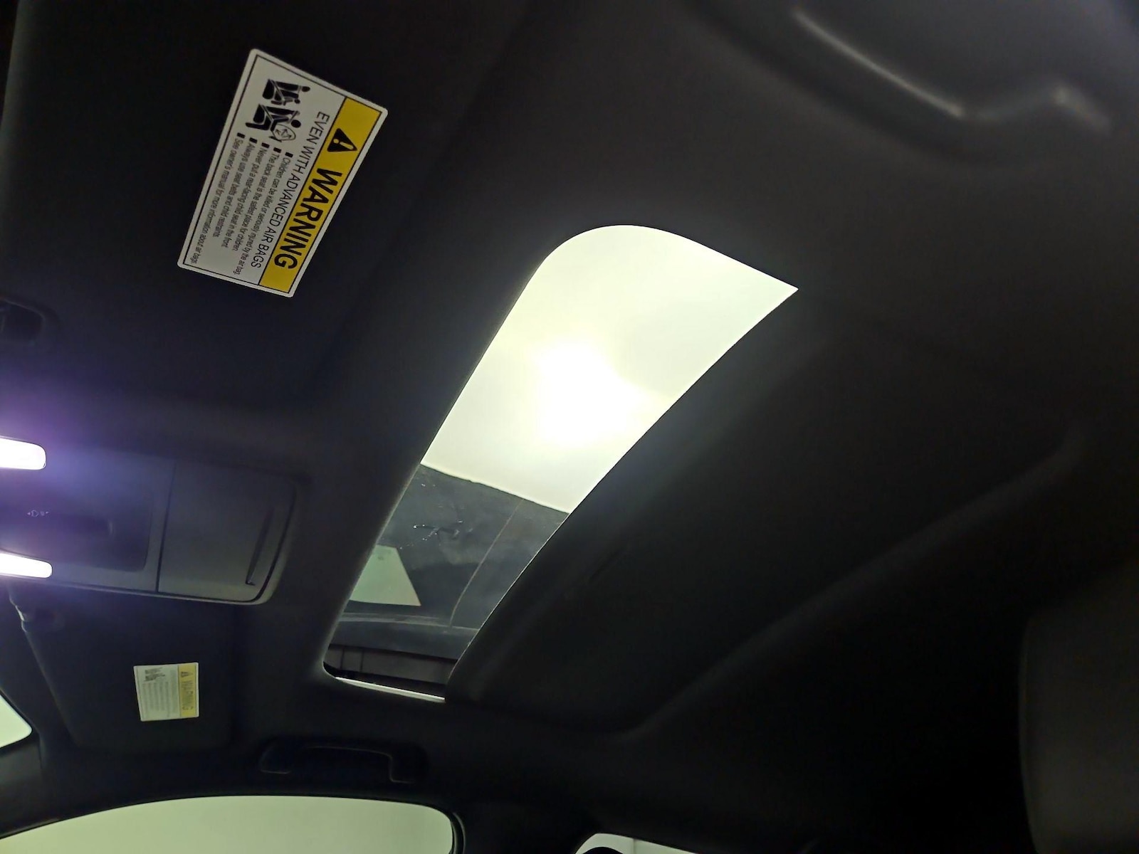 Sunroof(s) & Overhead Airbags