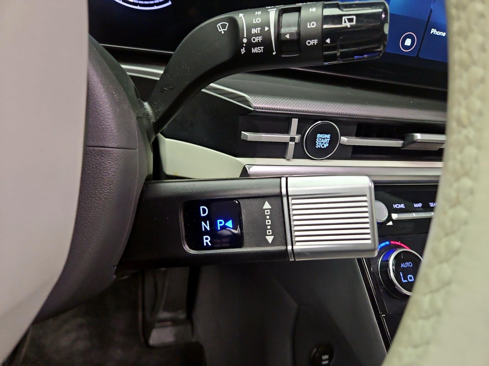 2025 Hyundai Santa Fe SEL - Photo 18