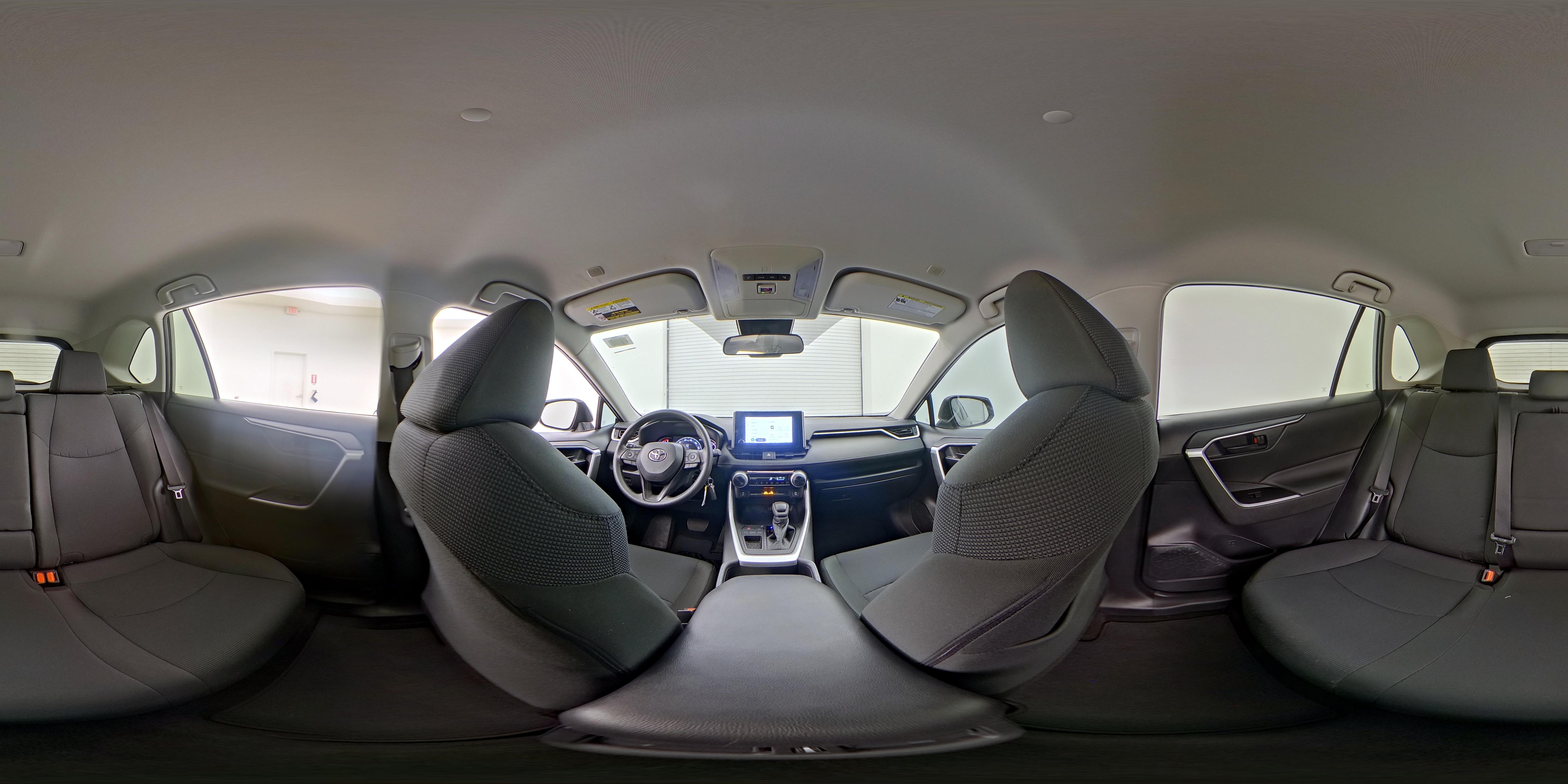 2025 Toyota RAV4 LE - Photo 25
