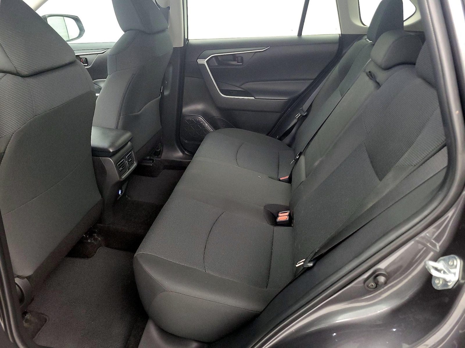 2025 Toyota RAV4 LE - Photo 20
