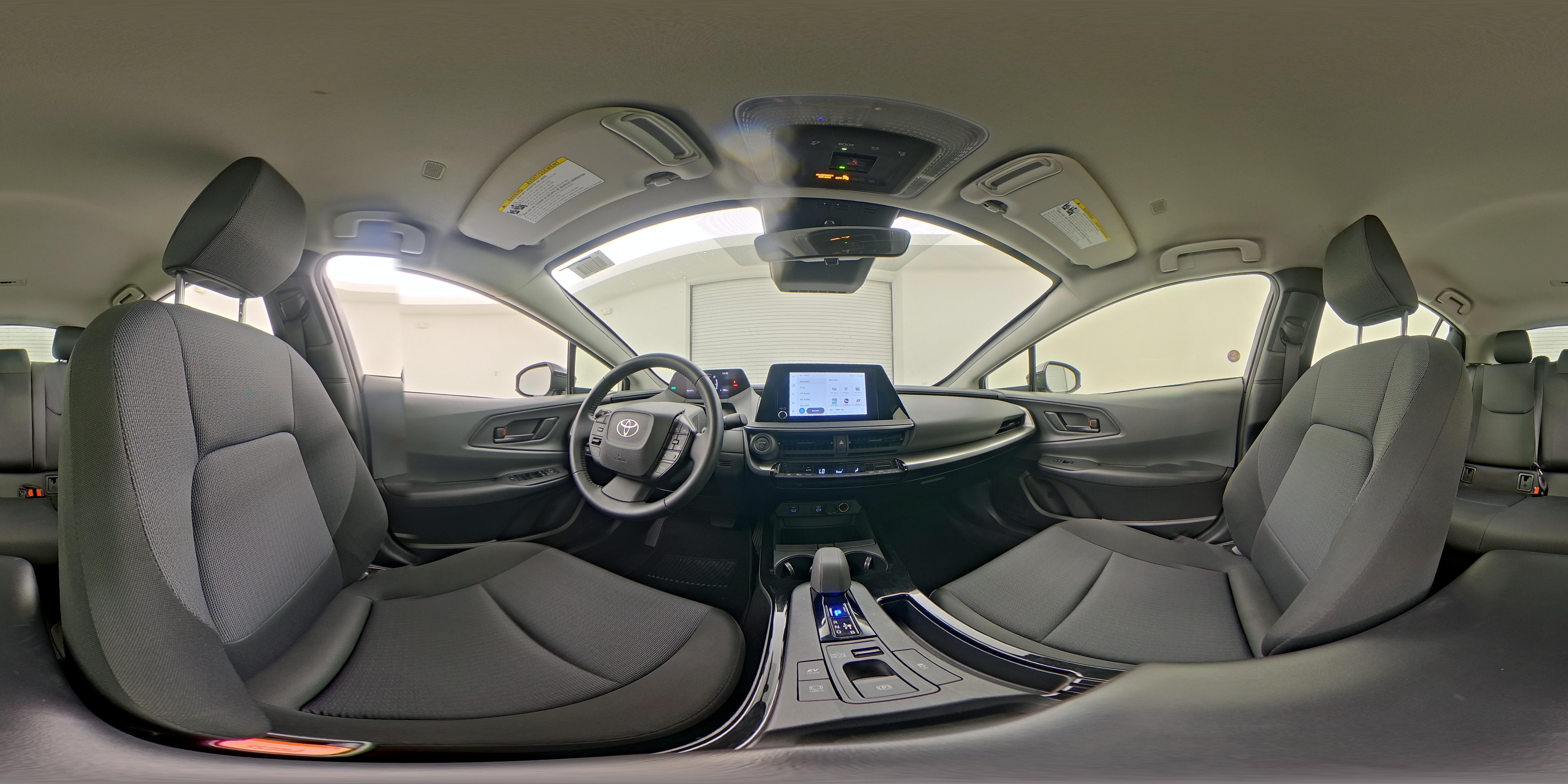 2025 Toyota Prius LE - Photo 24
