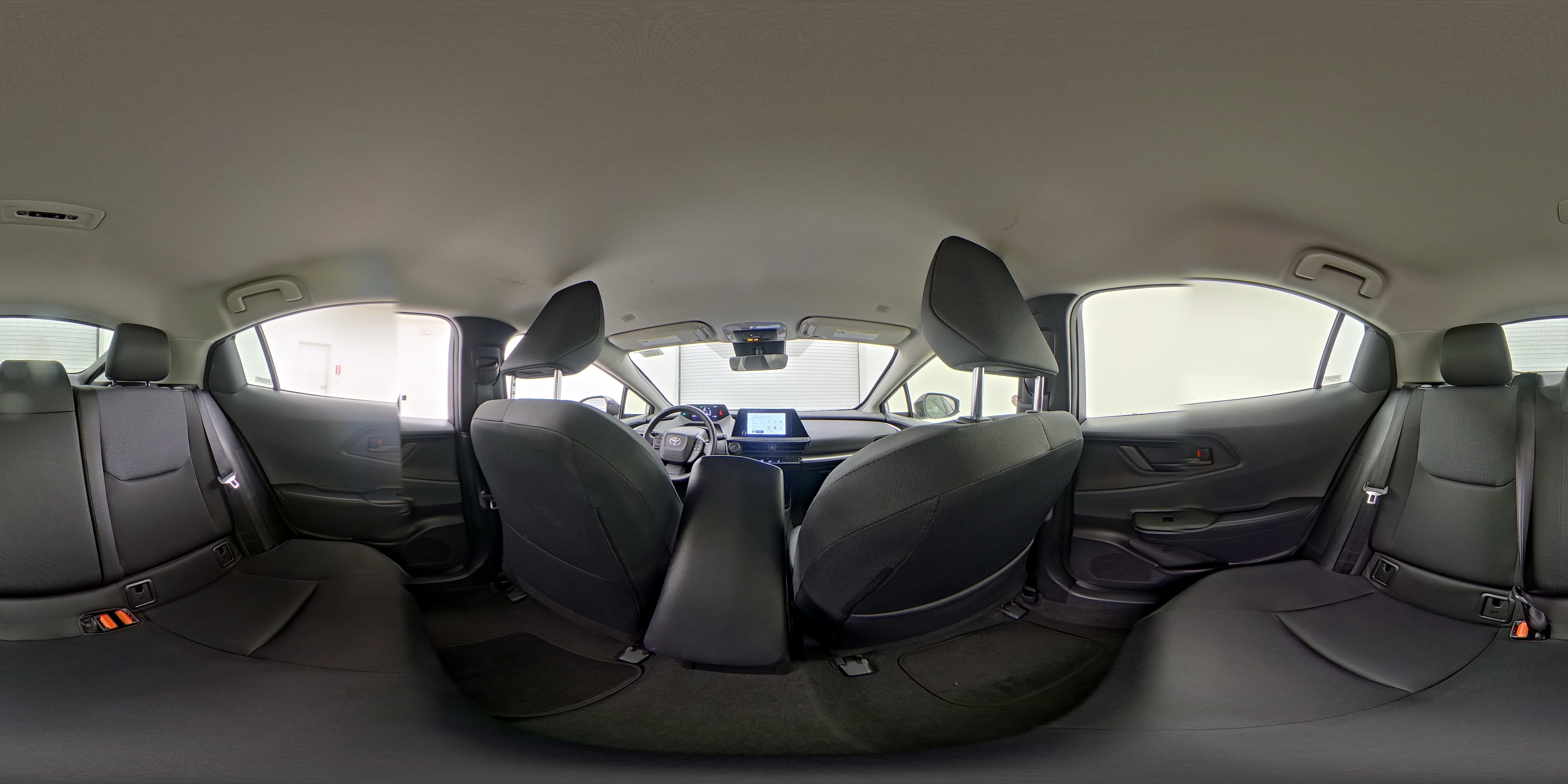 2025 Toyota Prius LE - Photo 25