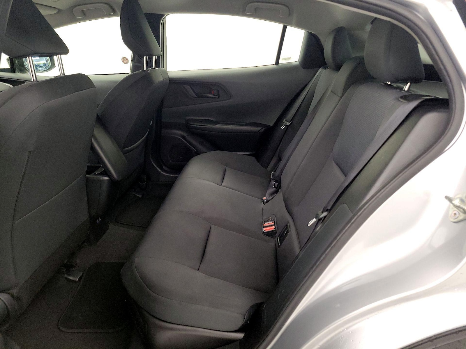 2025 Toyota Prius LE - Photo 20