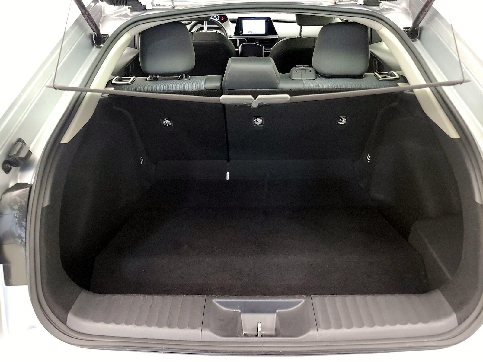 2025 Toyota Prius LE - Photo 21