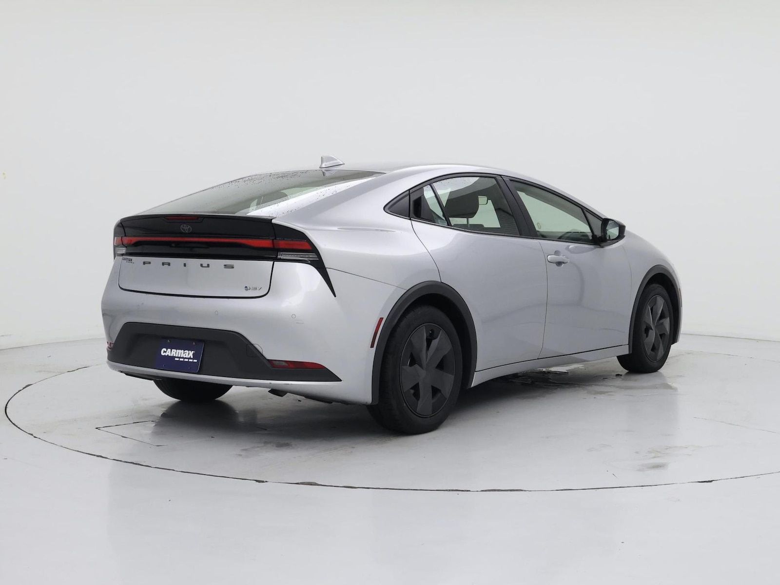 2025 Toyota Prius LE - Photo 9
