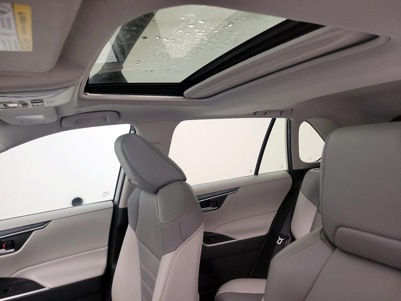 Sunroof(s) & Overhead Airbags