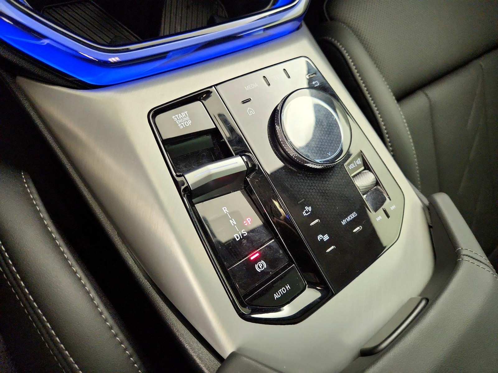 2026 BMW X3 30 - Photo 18
