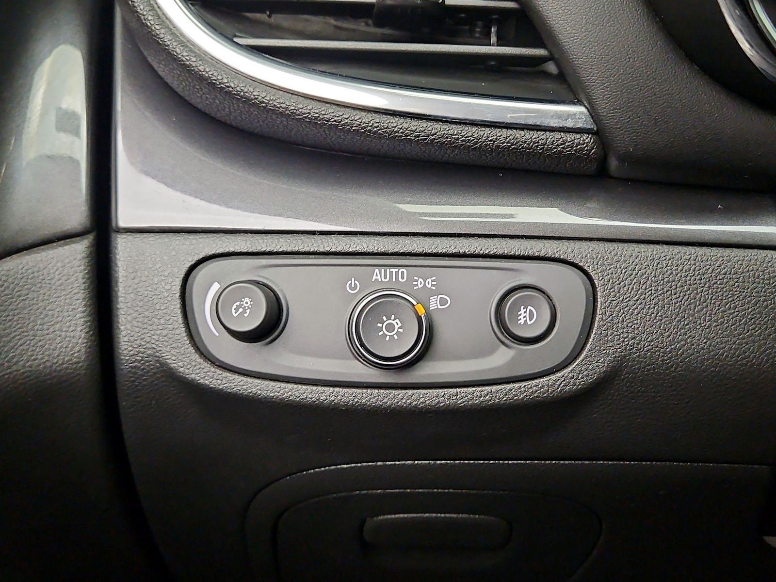 2018 Buick Encore Preferred II - Photo 14