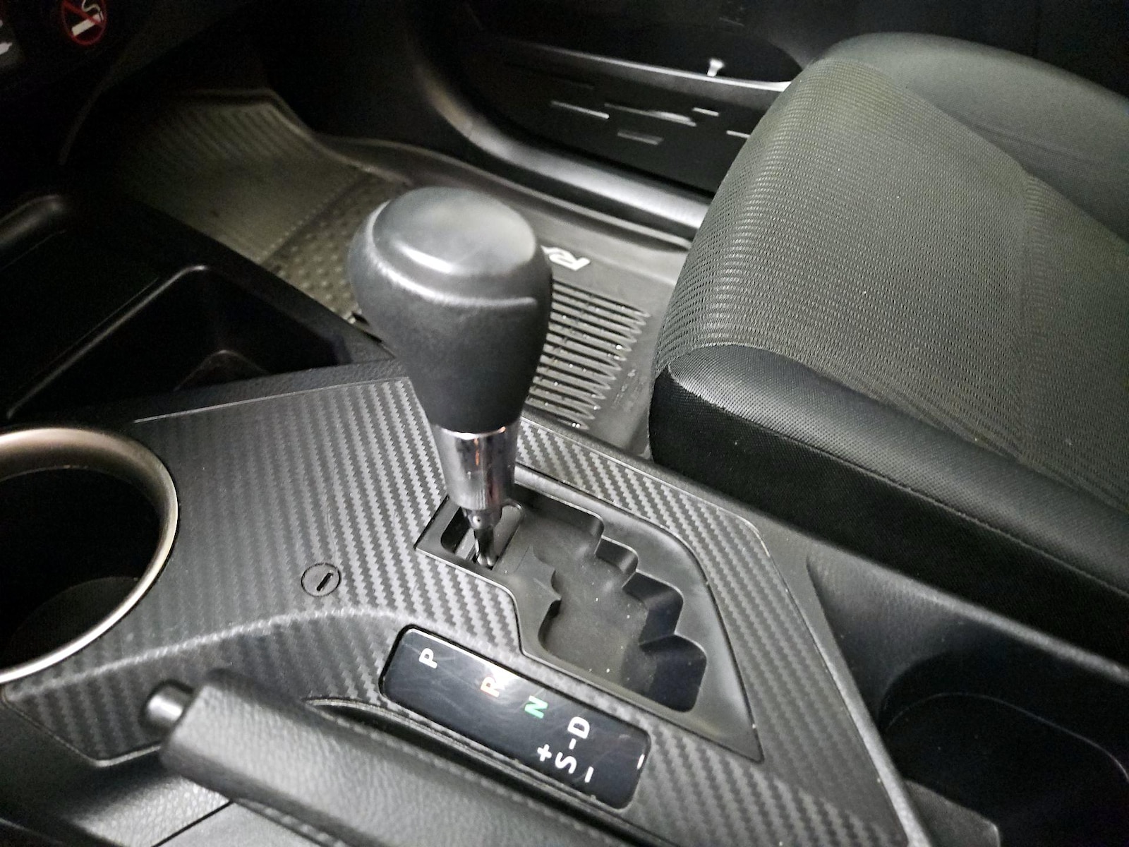 2014 Toyota RAV4 LE - Photo 18