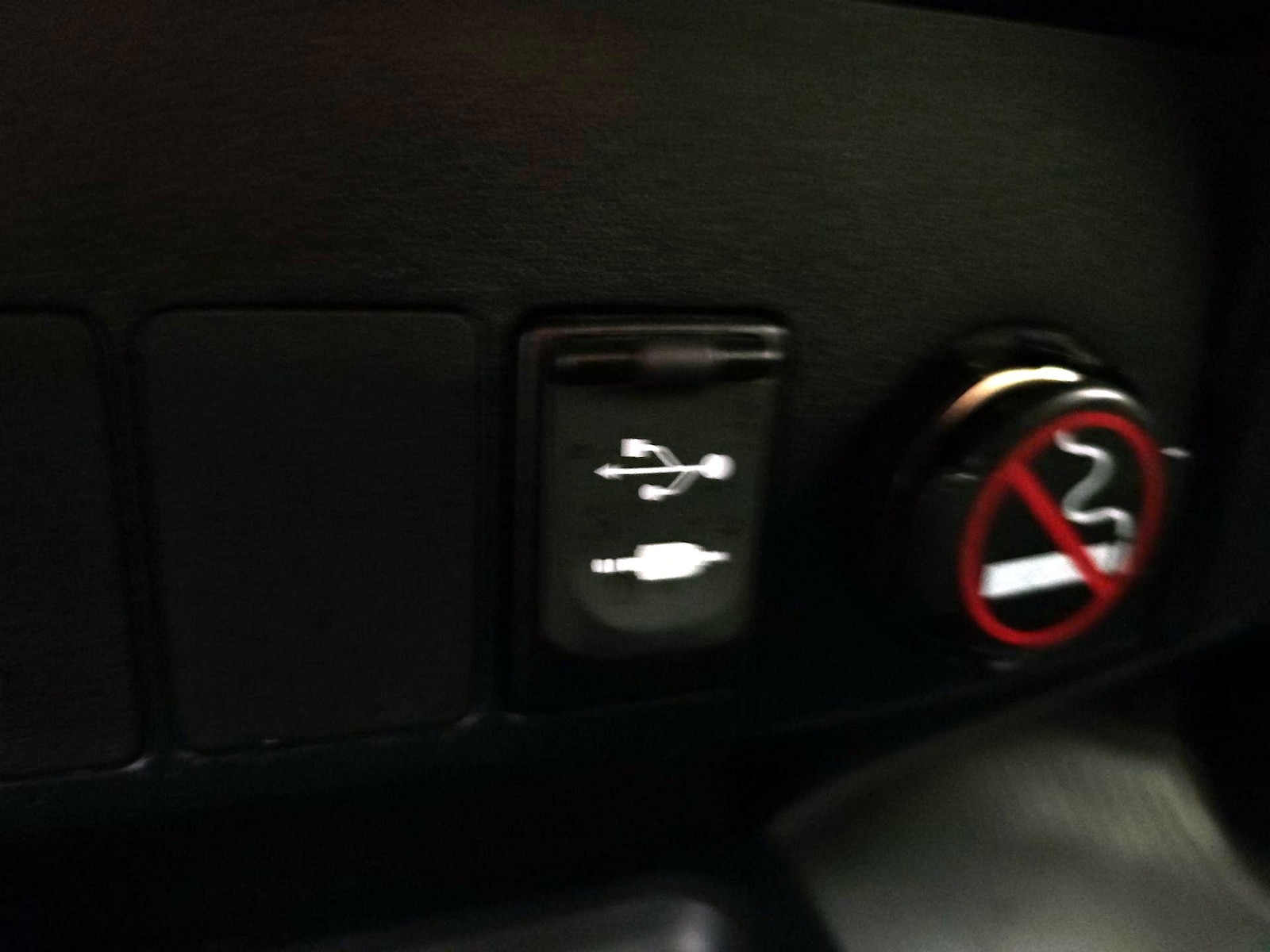2014 Toyota RAV4 LE - Photo 19