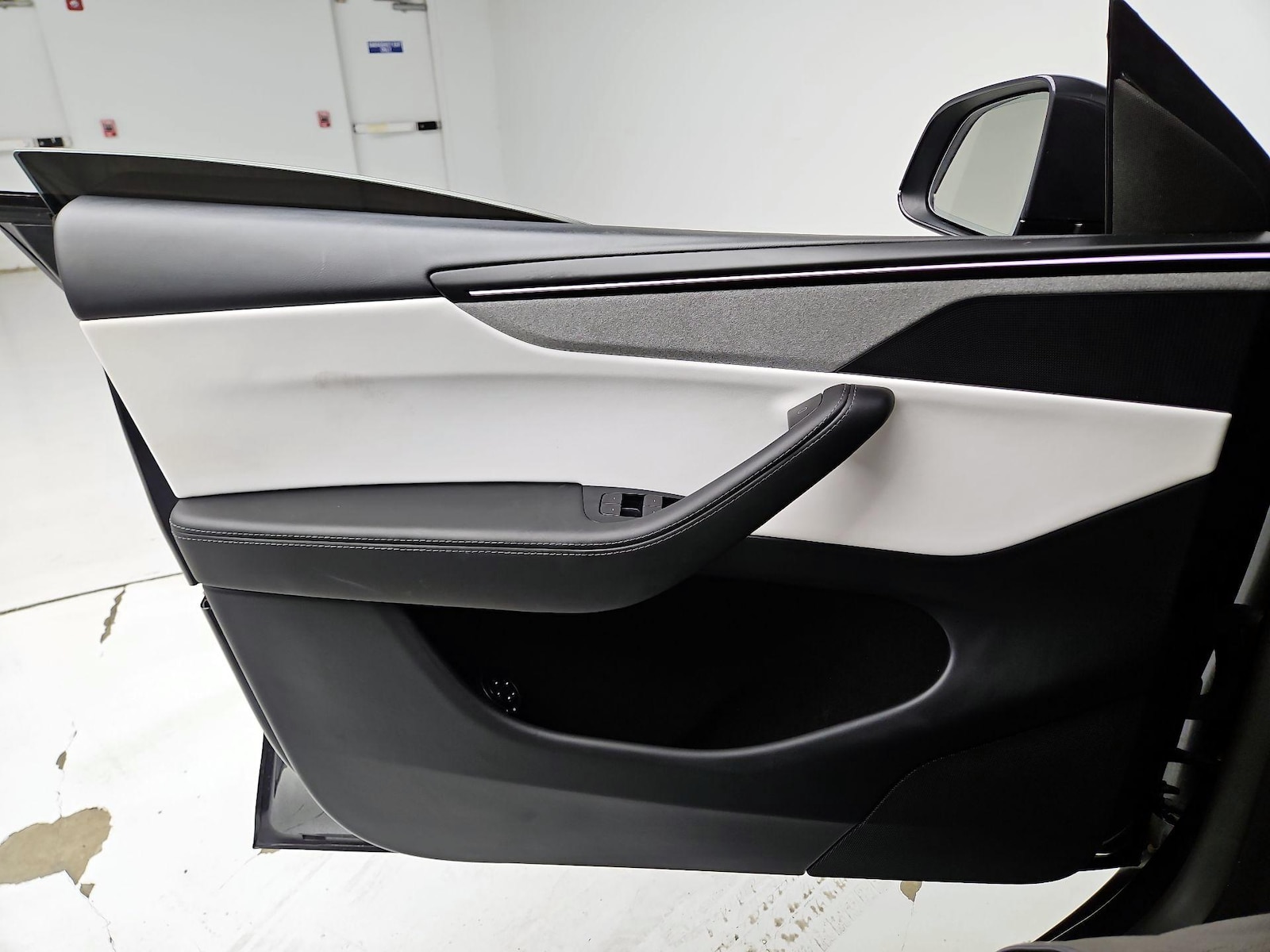 2026 Tesla Model Y Long Range - Photo 13