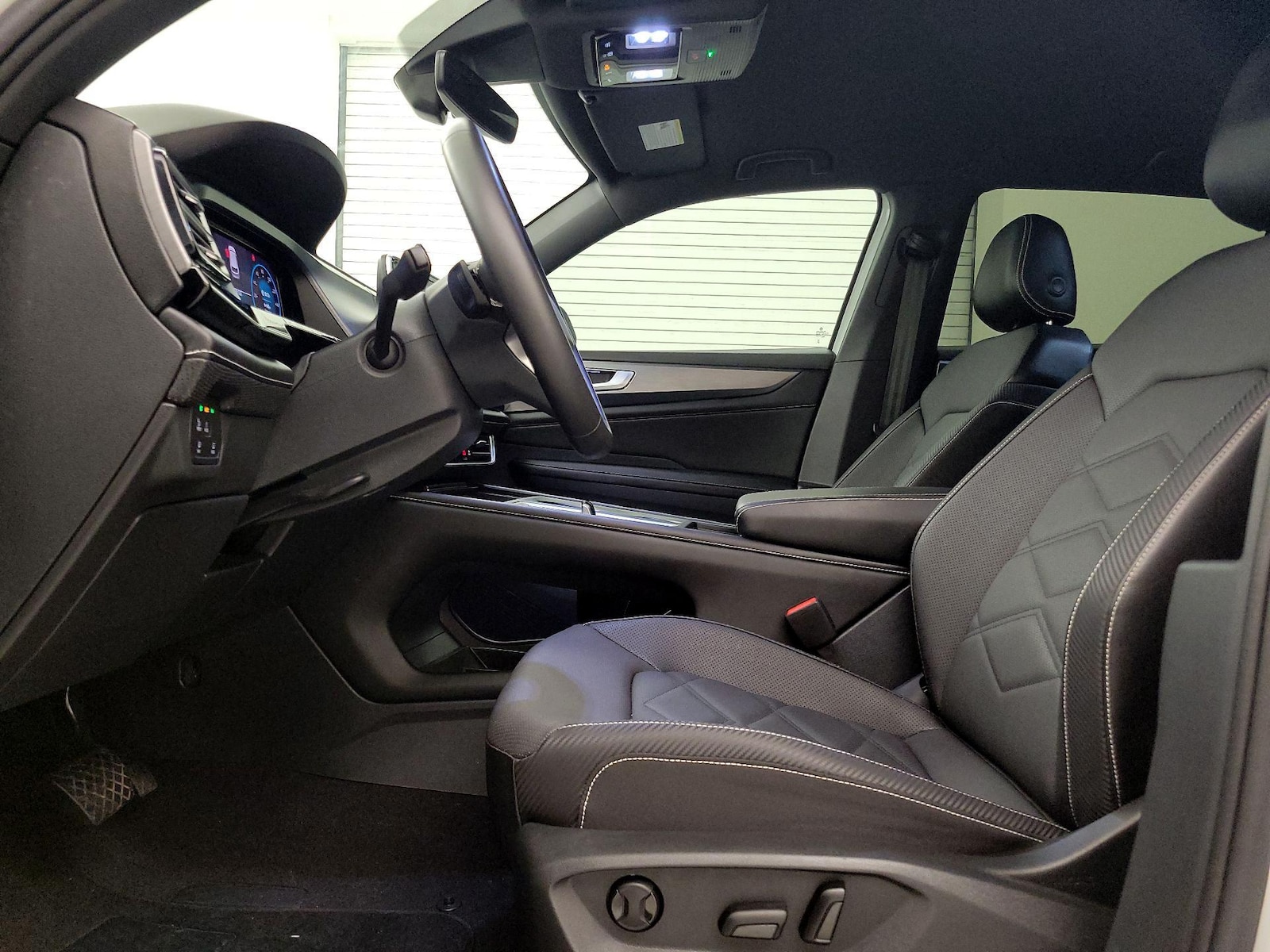 2024 Volkswagen Atlas Cross Sport SE - Photo 12