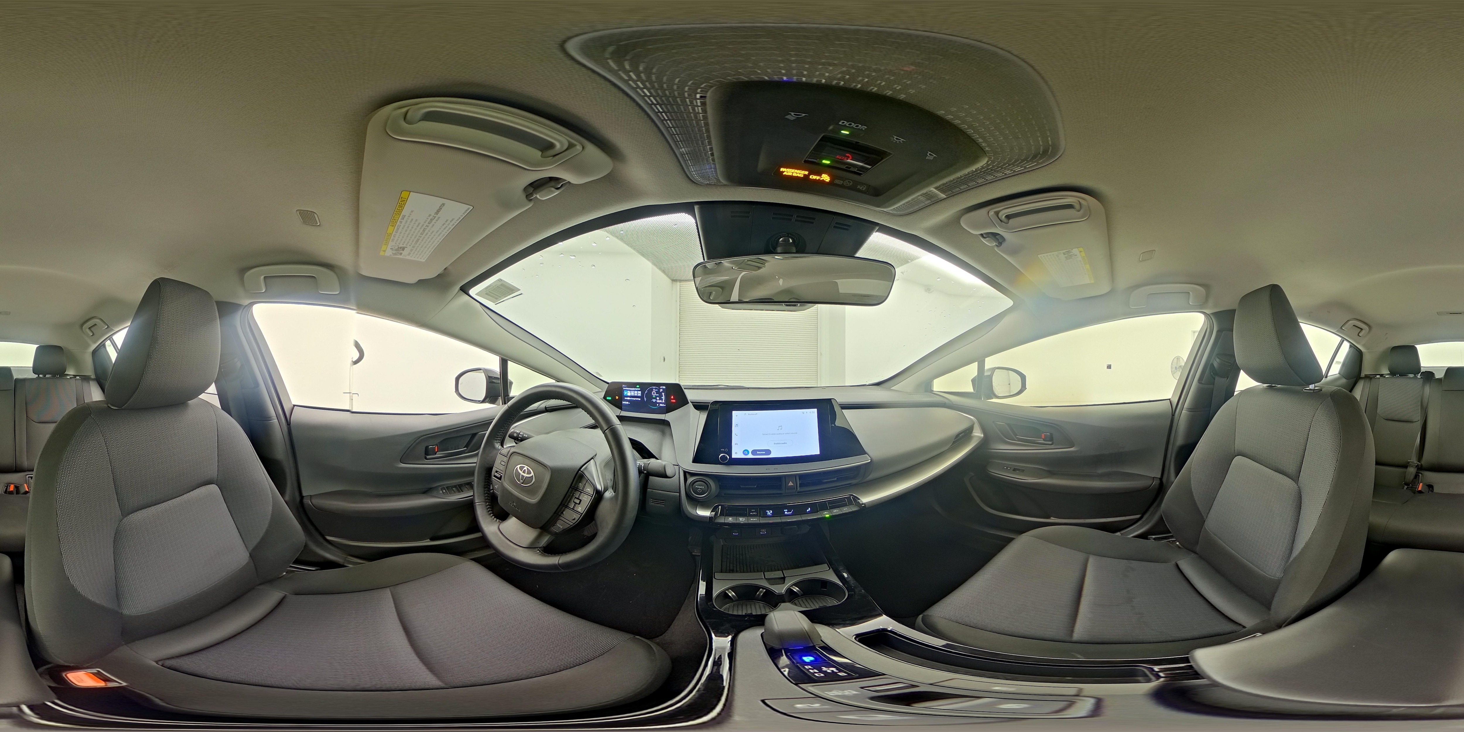 2025 Toyota Prius LE - Photo 24