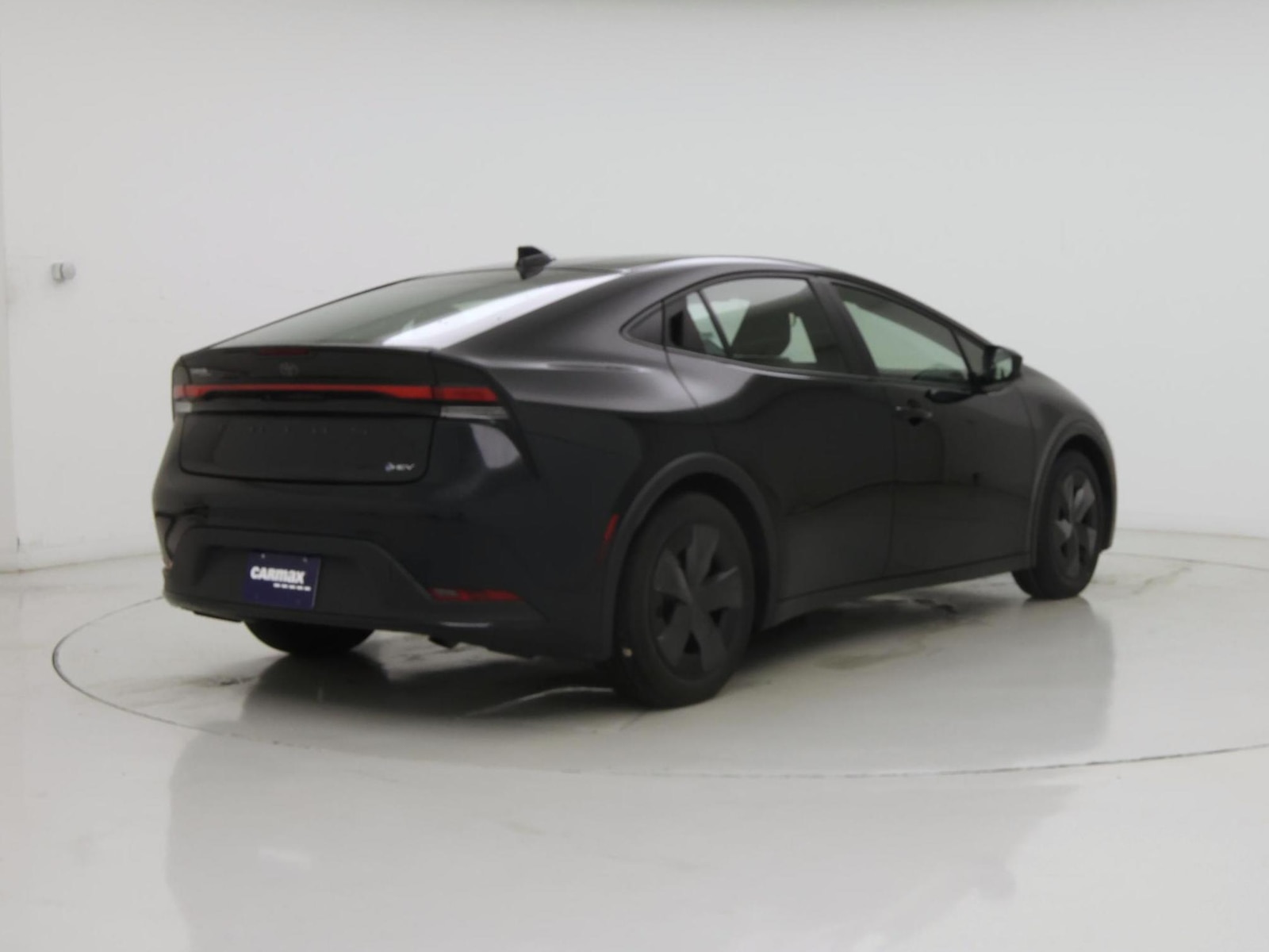 2025 Toyota Prius LE - Photo 9