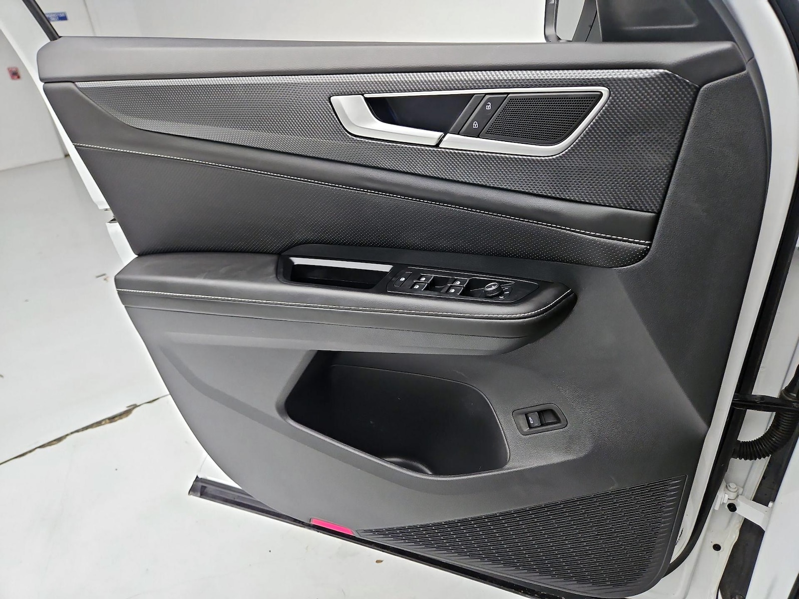 2024 Volkswagen Atlas Cross Sport SEL R-LINE - Photo 13