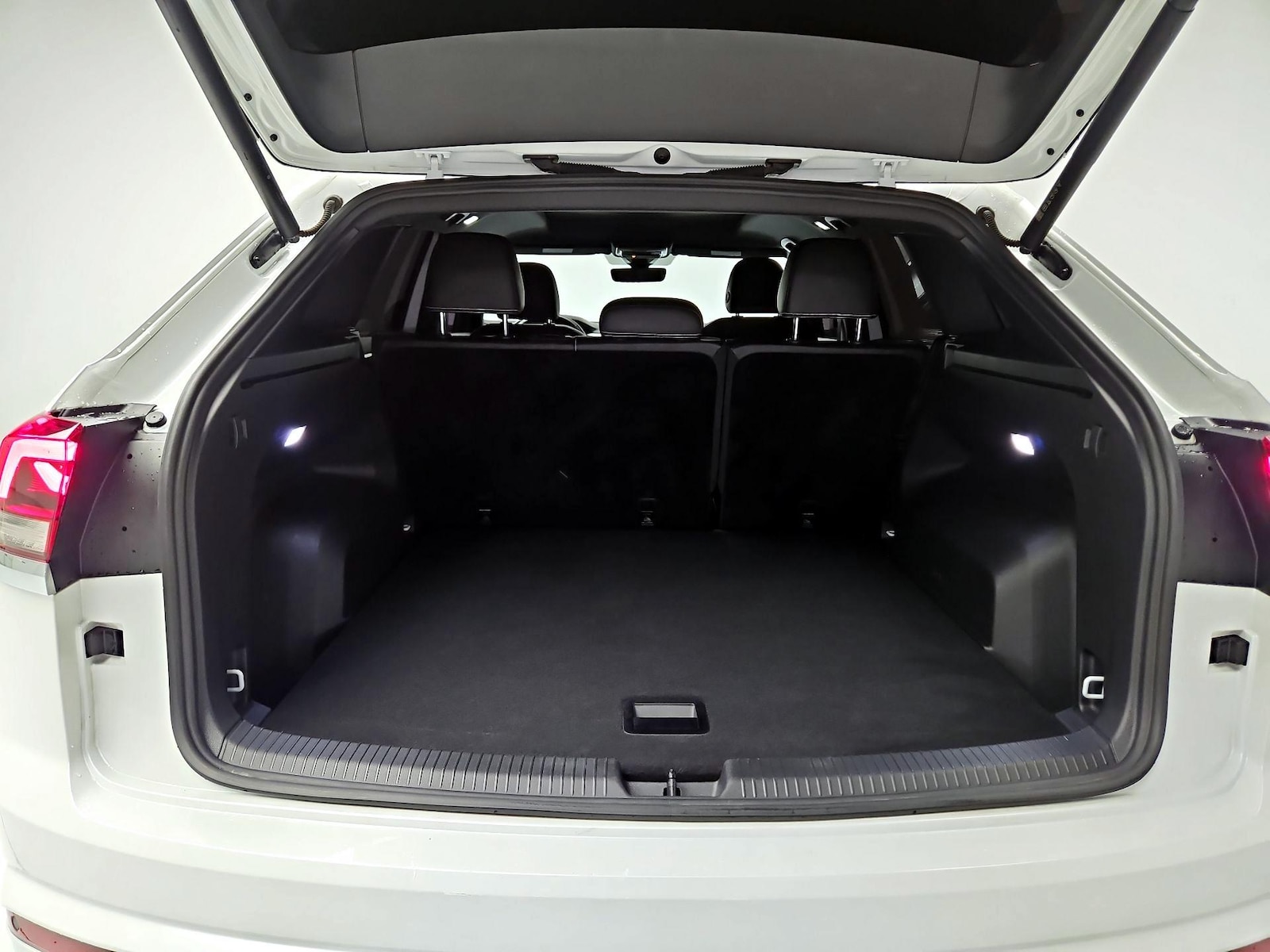 2024 Volkswagen Atlas Cross Sport SEL R-LINE - Photo 23