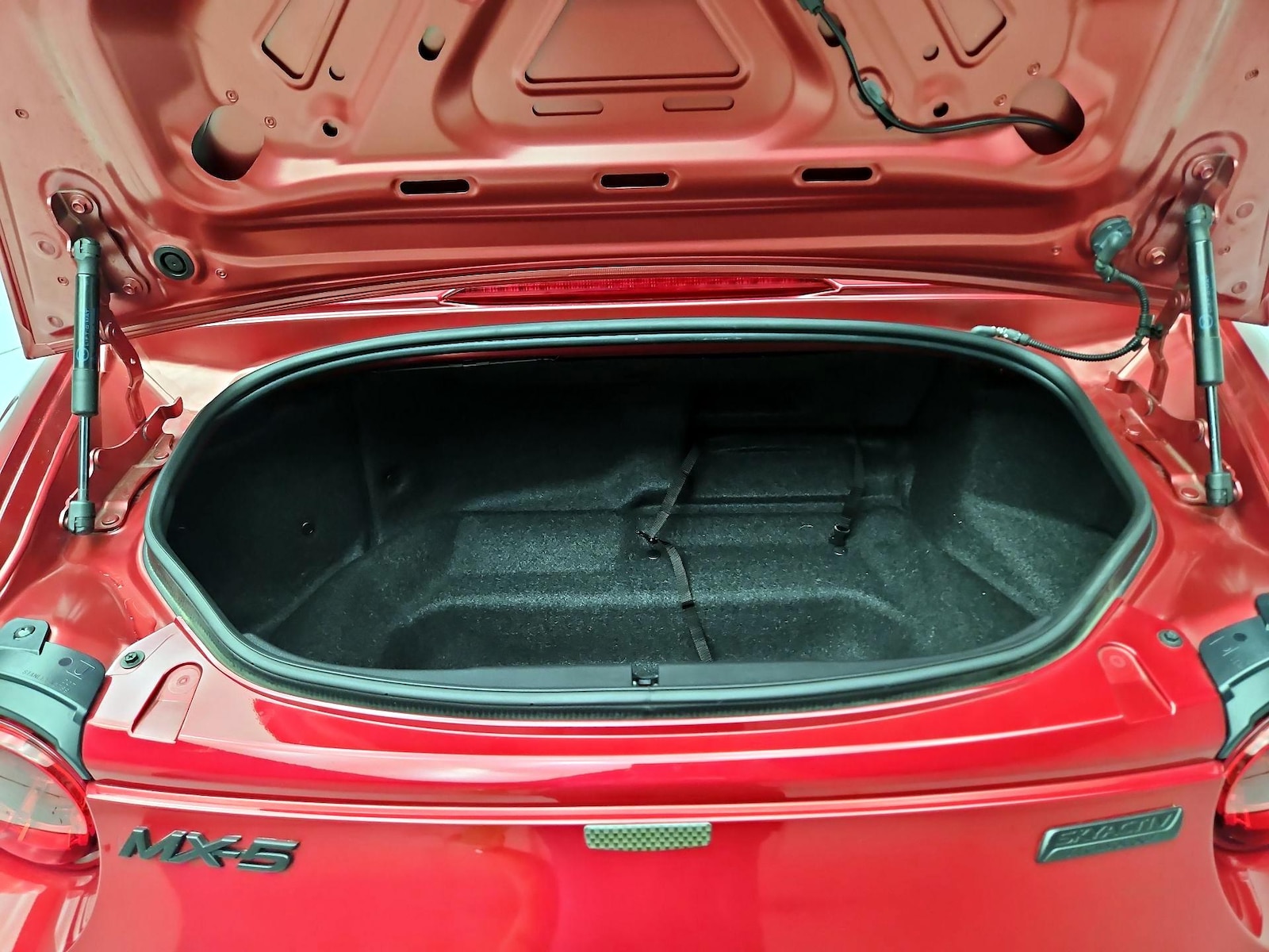 2016 Mazda MX-5 Miata Club - Photo 19