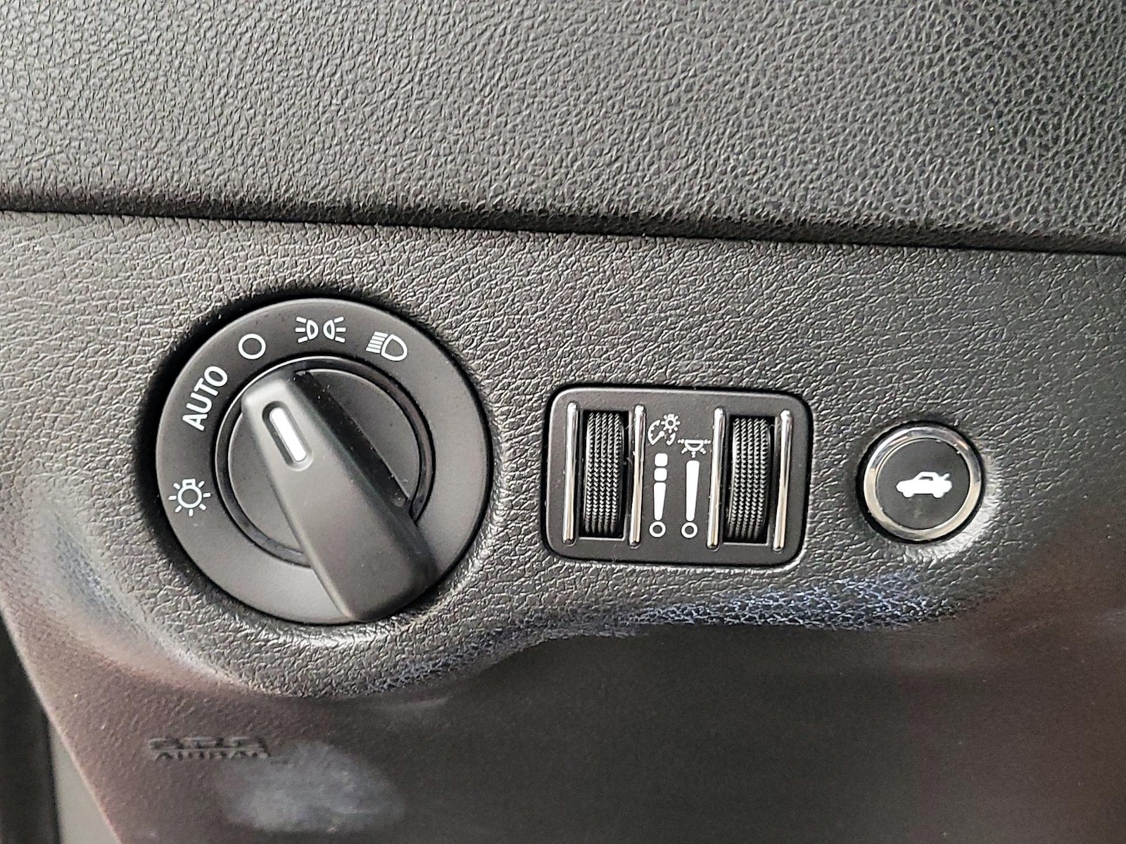 2022 Dodge Charger SXT - Photo 14