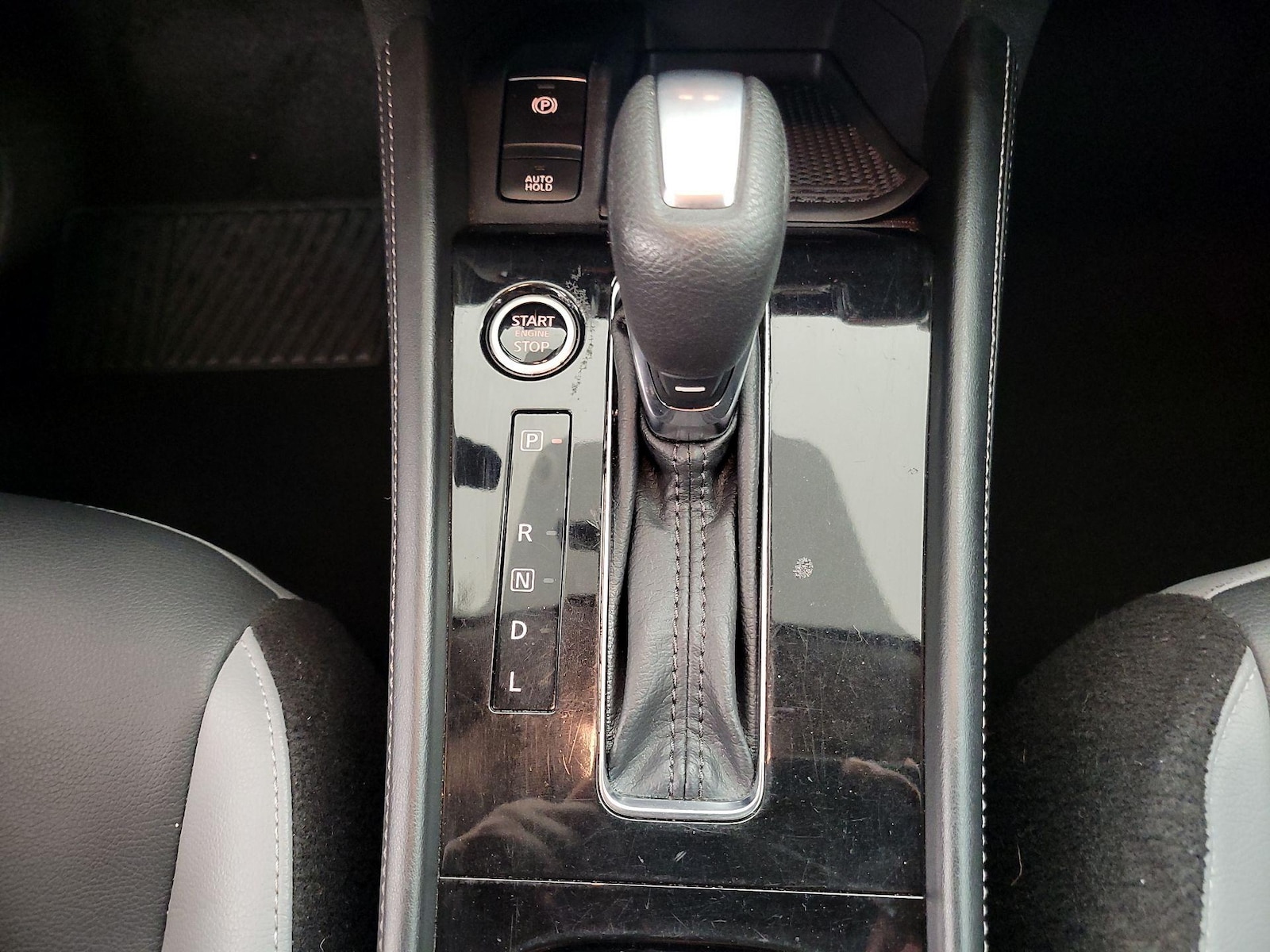 2024 Nissan Kicks SR - Photo 18