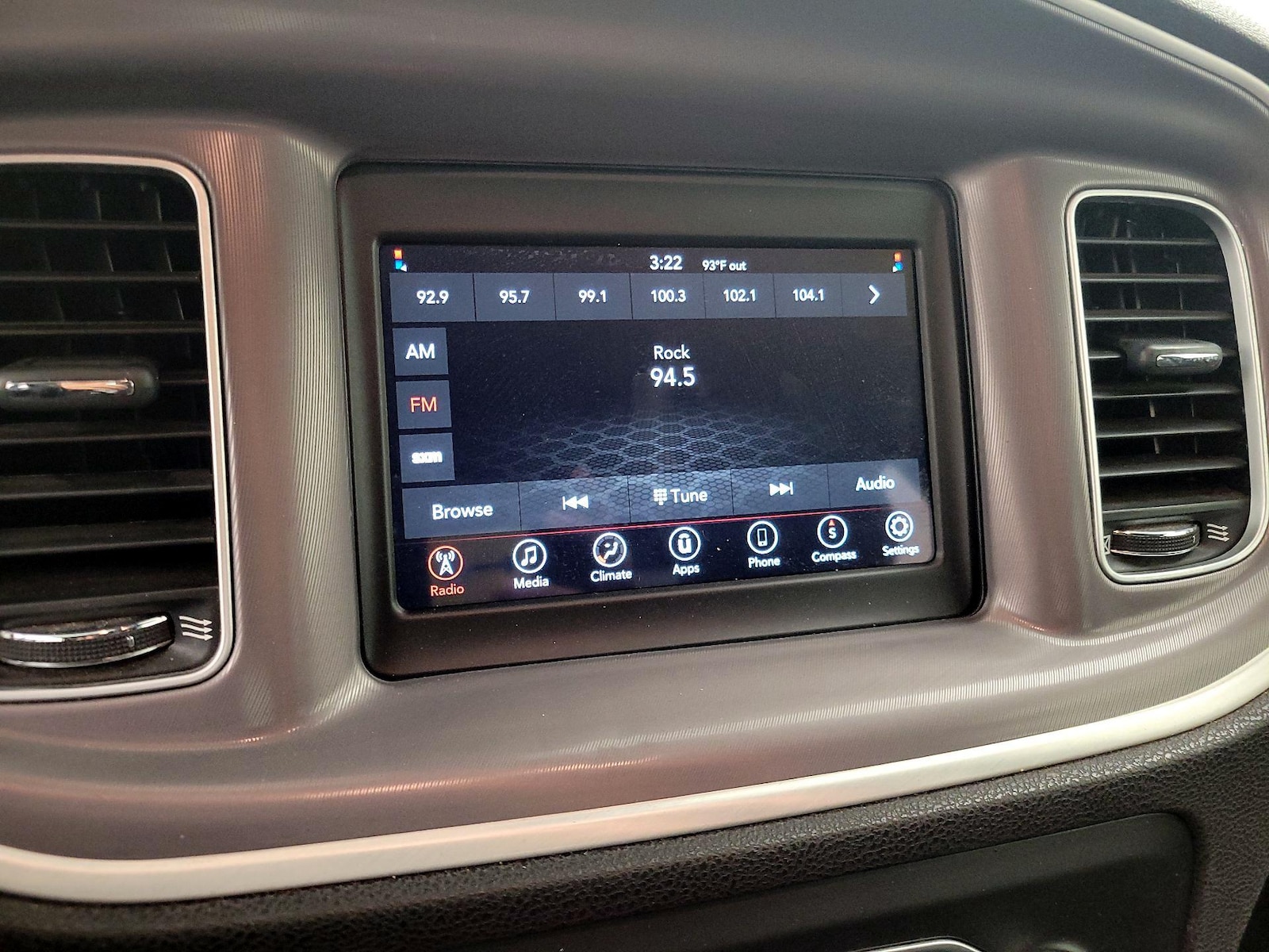 2022 Dodge Charger SXT - Photo 16