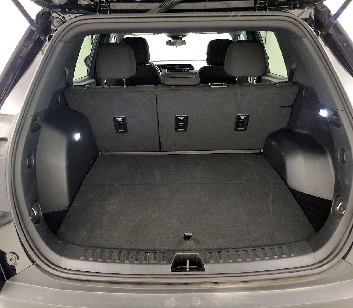 Trunk/Cargo (Seats Up)