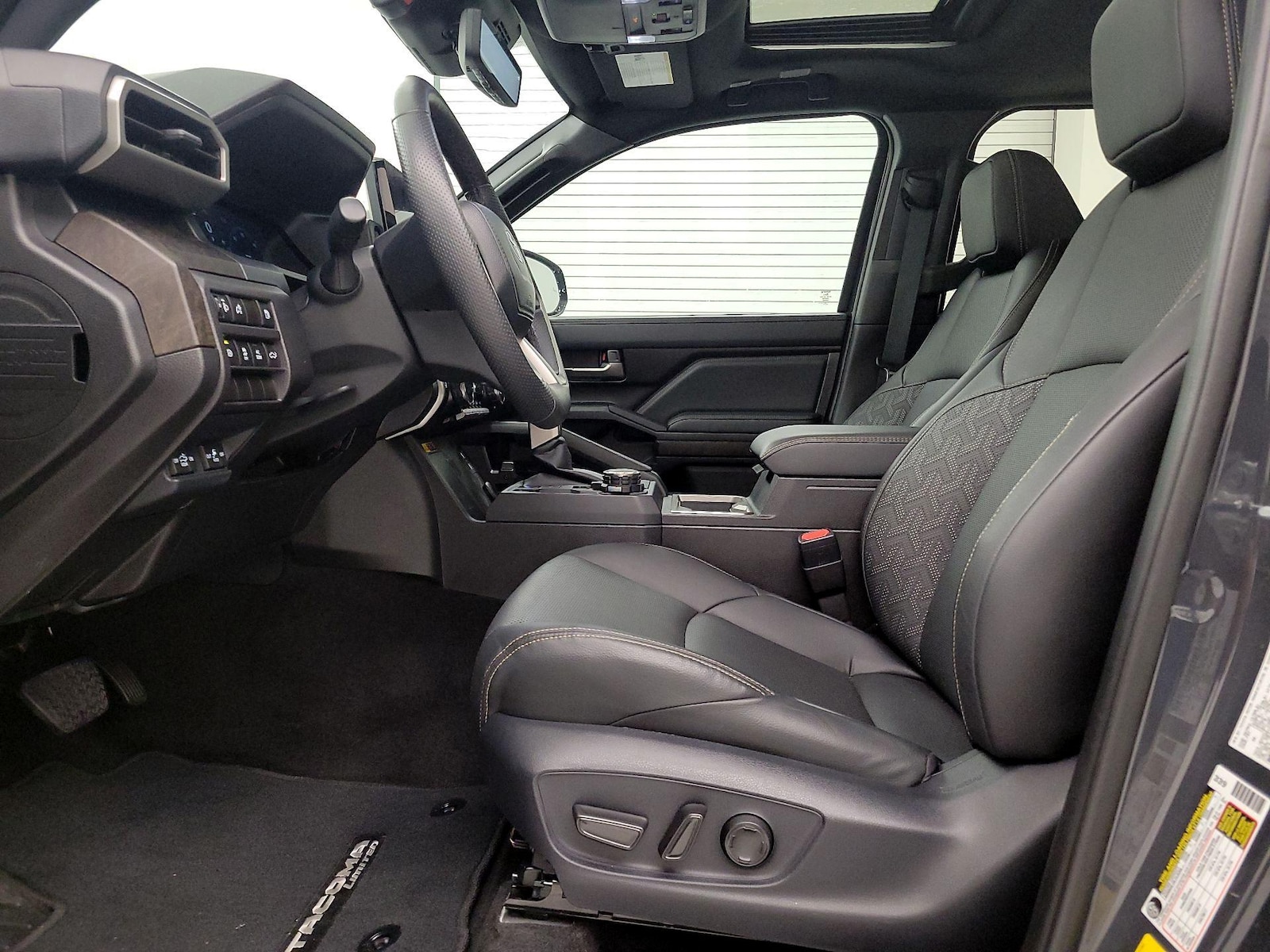 2024 Toyota Tacoma Limited - Photo 12