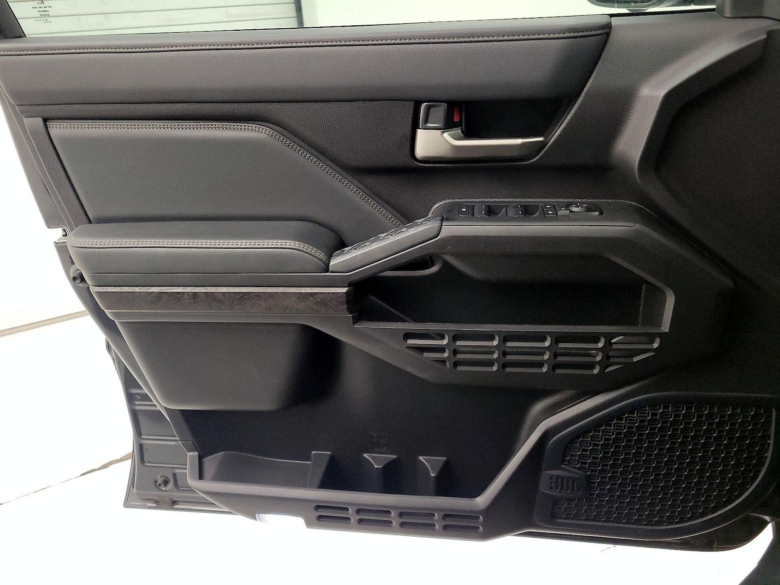 2024 Toyota Tacoma Limited - Photo 13