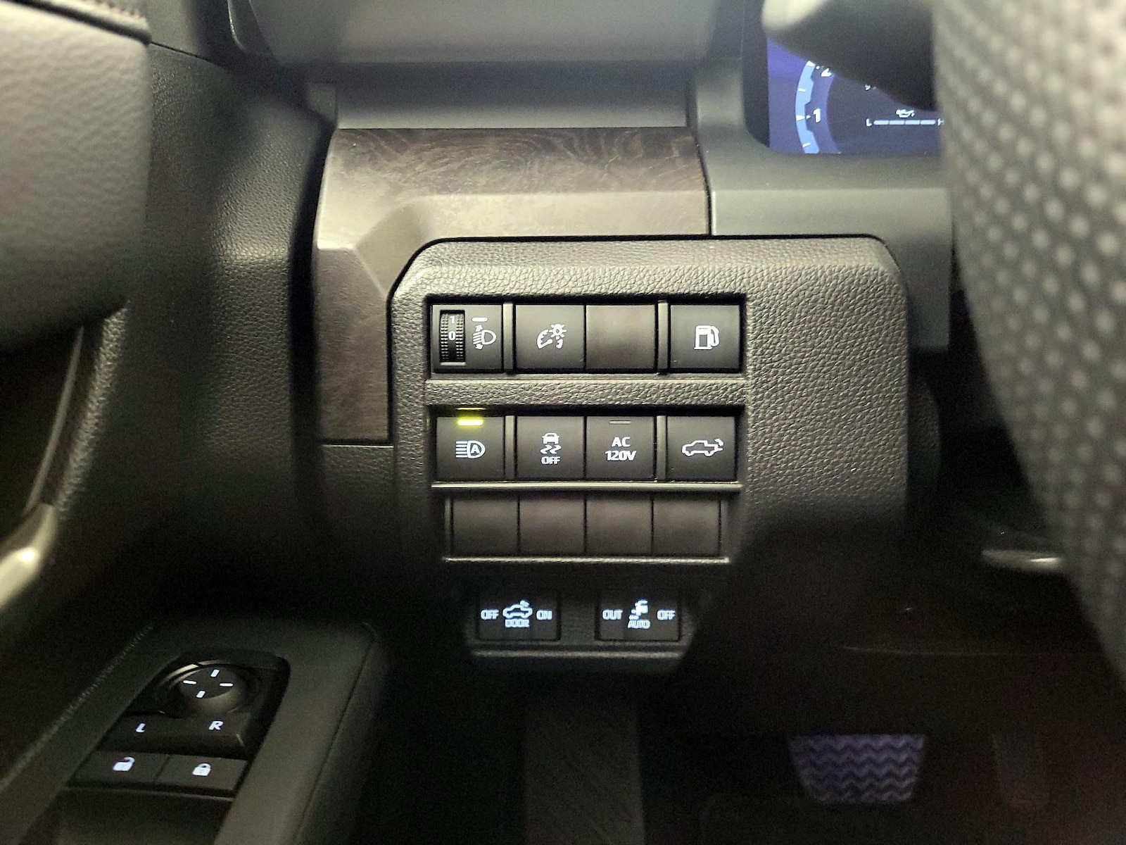 2024 Toyota Tacoma Limited - Photo 14