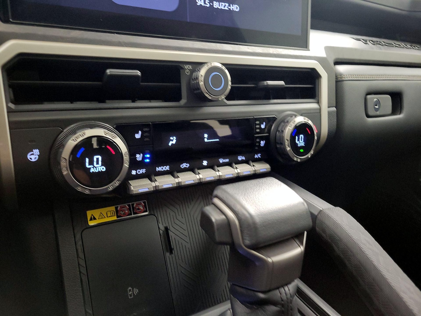 2024 Toyota Tacoma Limited - Photo 17