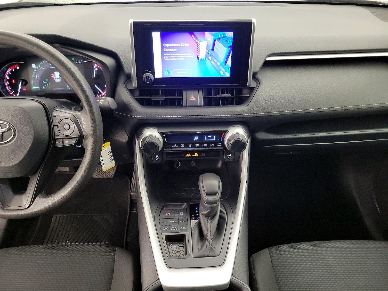 2025 Toyota RAV4 LE - Photo 10