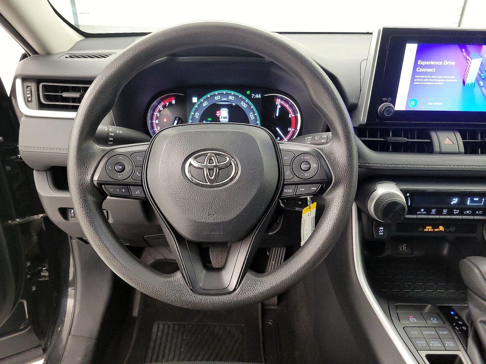 2025 Toyota RAV4 LE - Photo 11