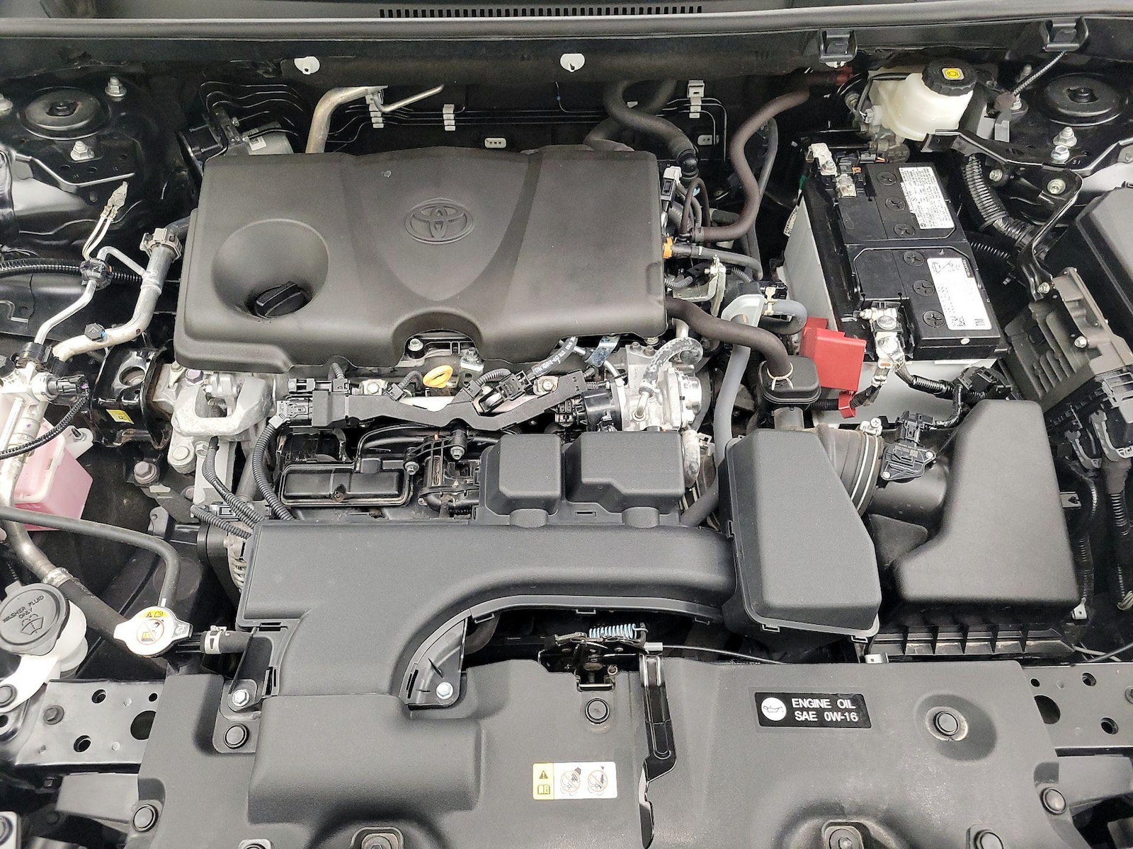 2025 Toyota RAV4 LE - Photo 22