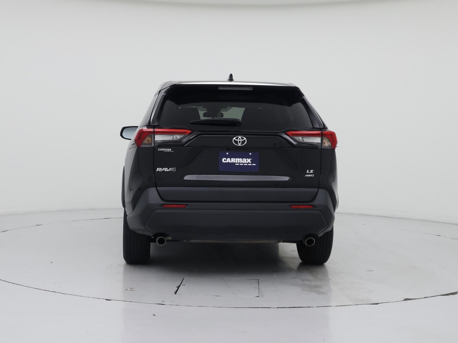 2025 Toyota RAV4 LE - Photo 7