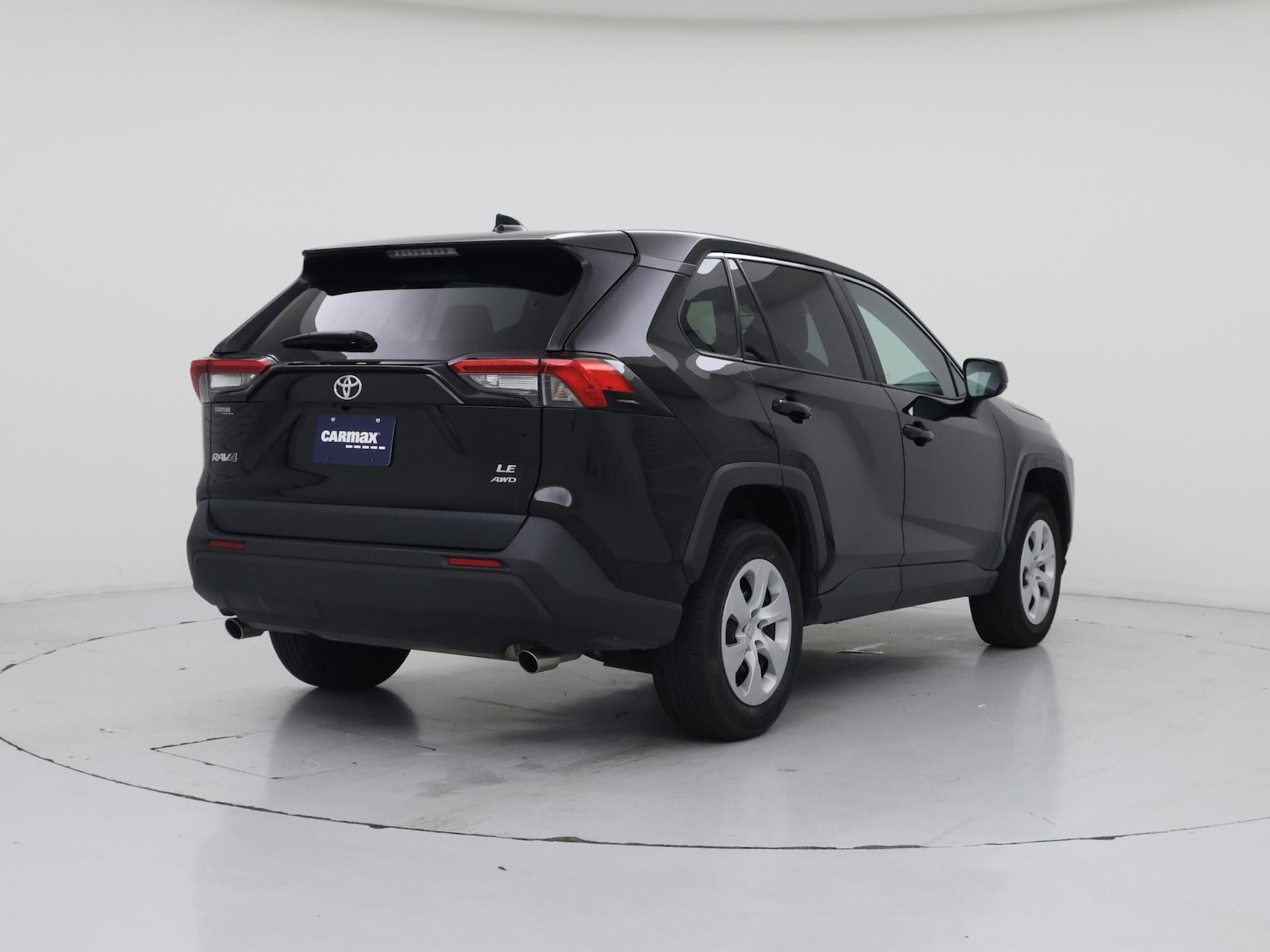 2025 Toyota RAV4 LE - Photo 9