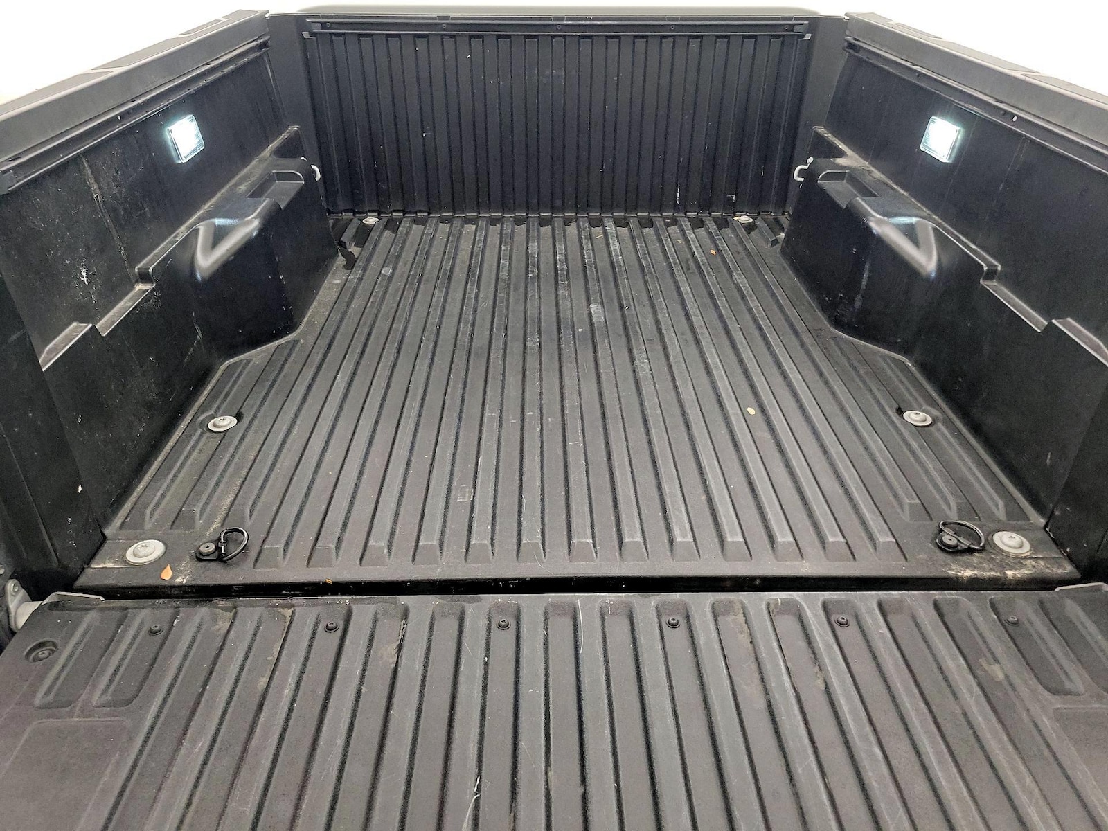 2025 Toyota Tacoma SR5 - Photo 21