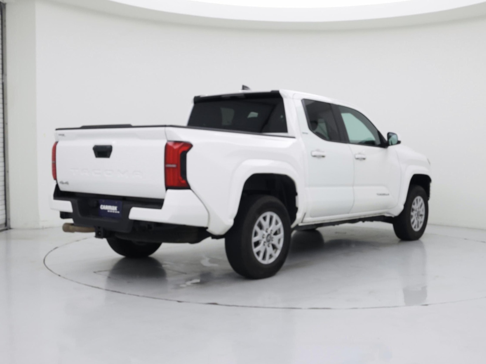 2025 Toyota Tacoma SR5 - Photo 9