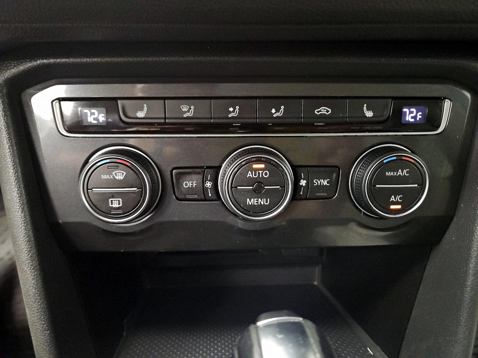 2019 Volkswagen Tiguan SE - Photo 16