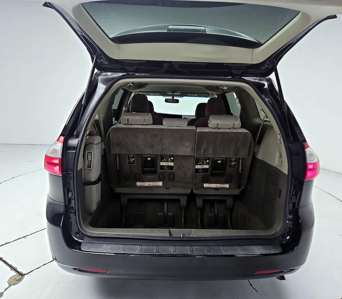 Trunk/Cargo (Seats Up)