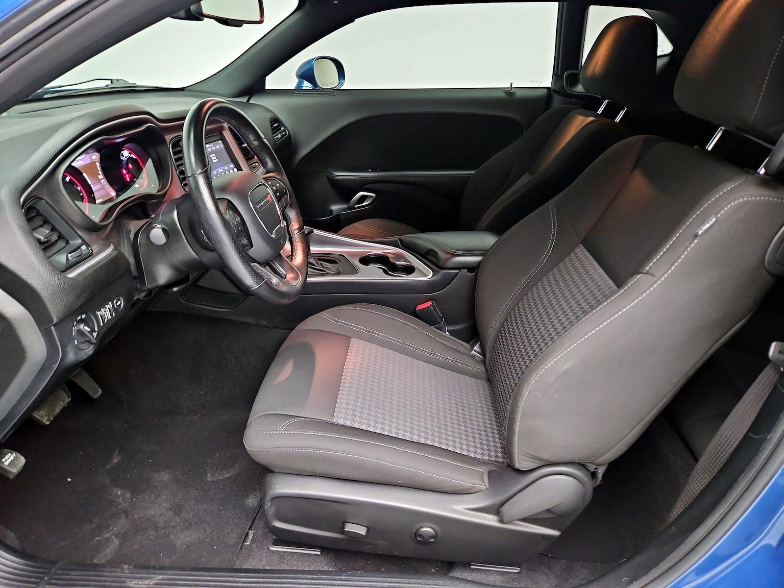 Power Seat(s) & Side Airbags
