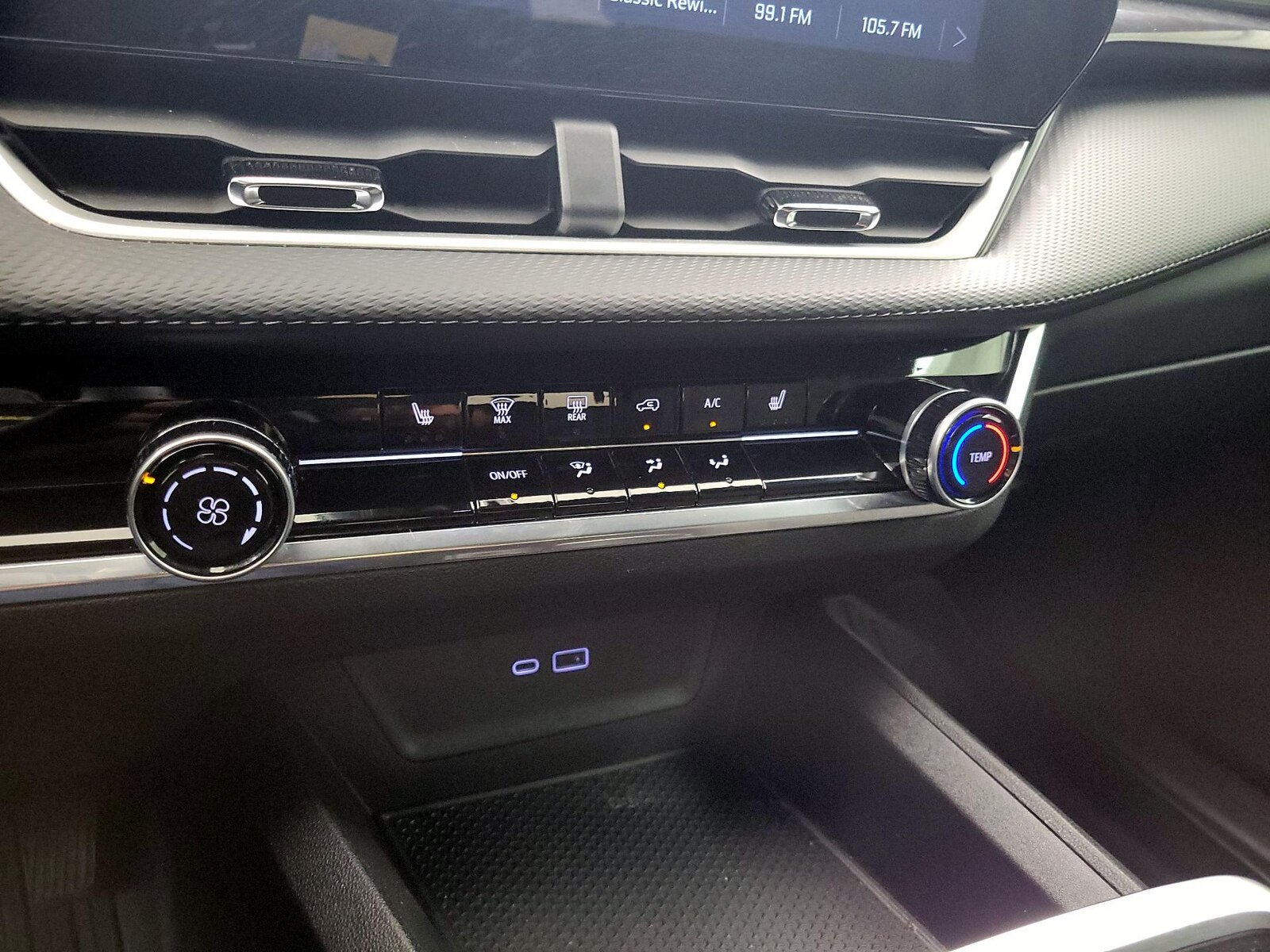 2026 Chevrolet Equinox LT - Photo 18
