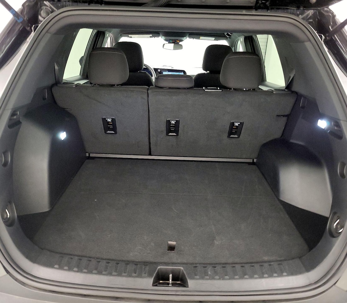 Trunk/Cargo (Seats Up)