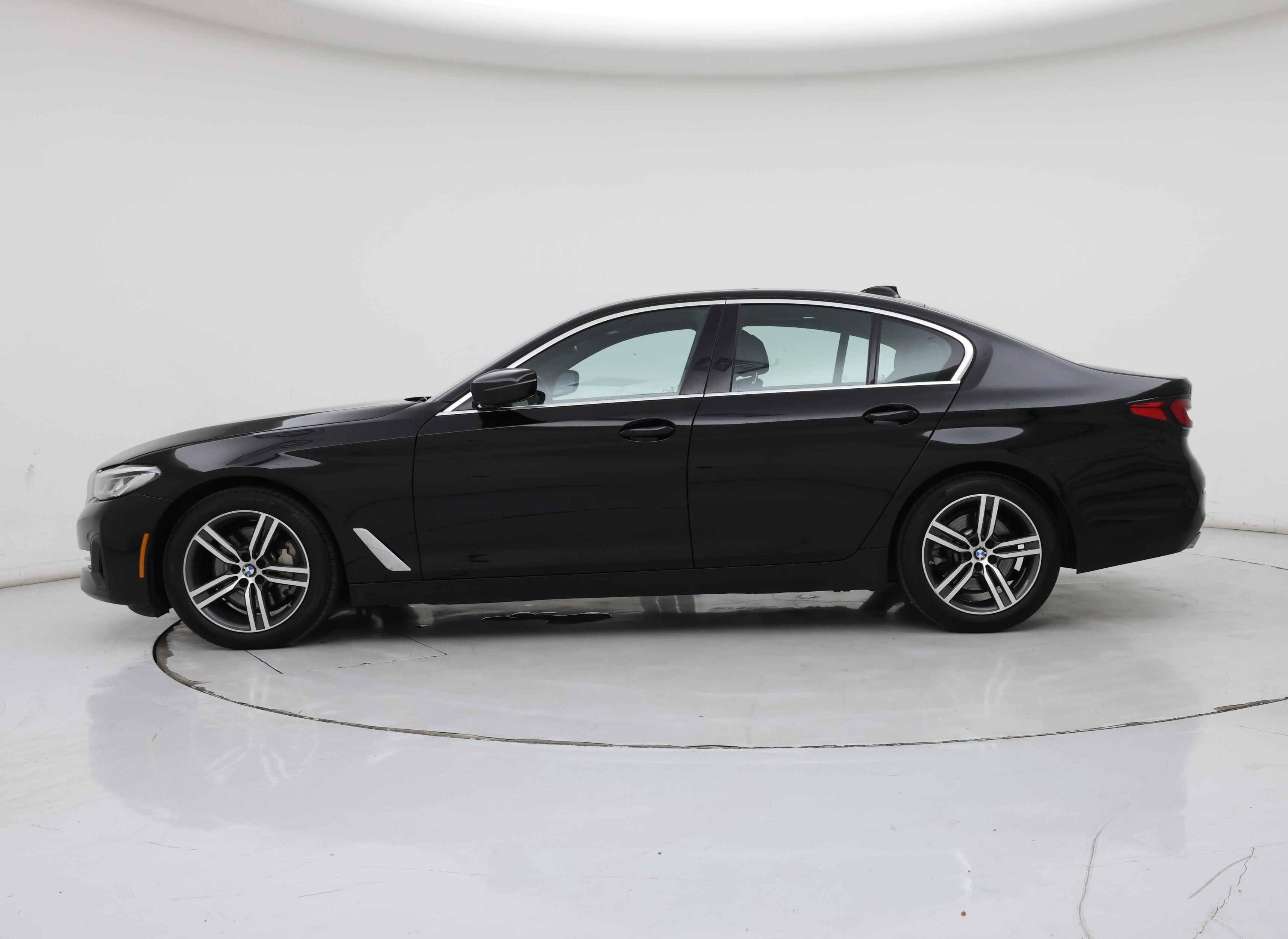 Thumbnail: 2023 BMW 5 Series - 3