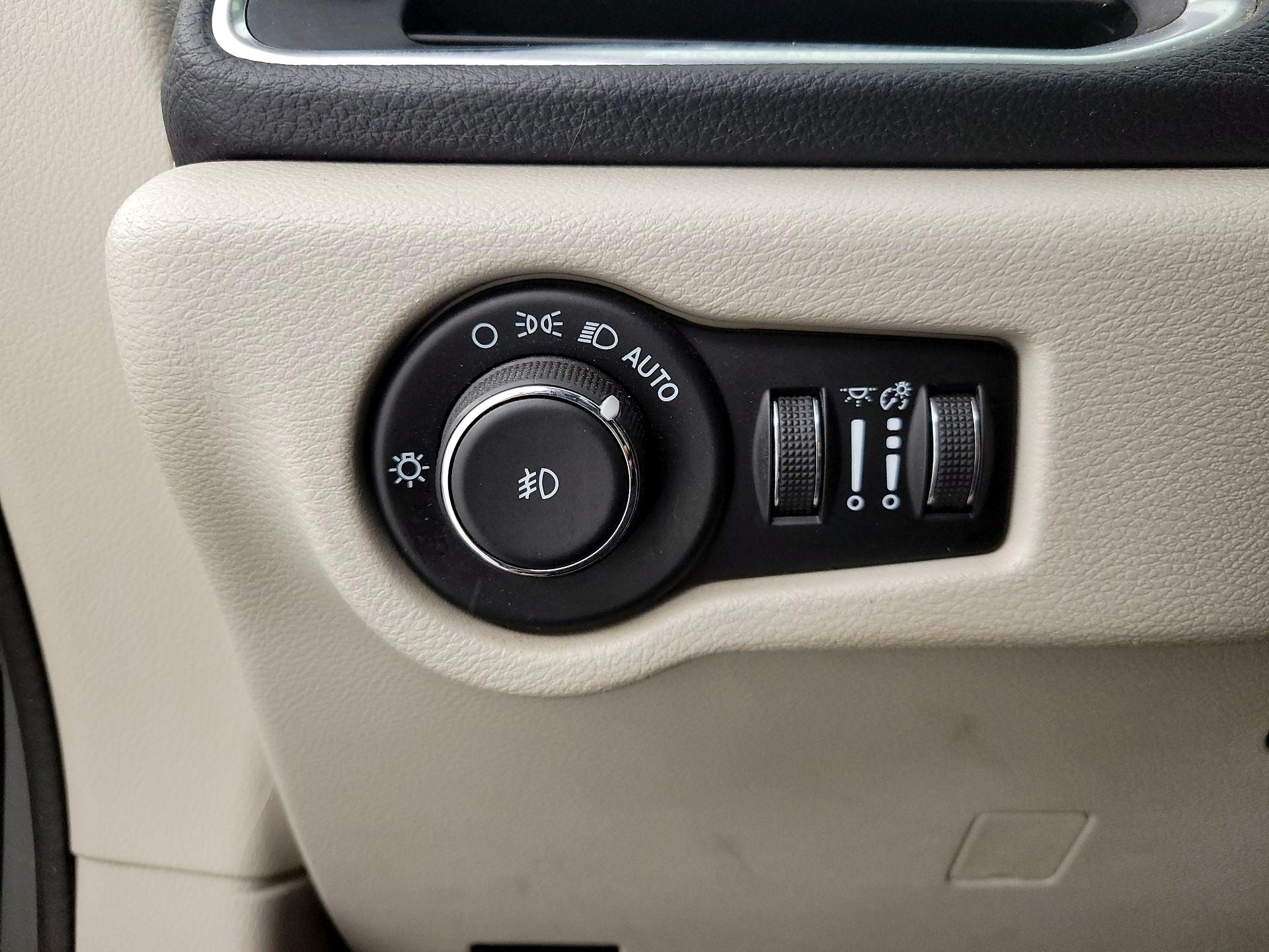 Thumbnail: 2021 Chrysler Pacifica - 13