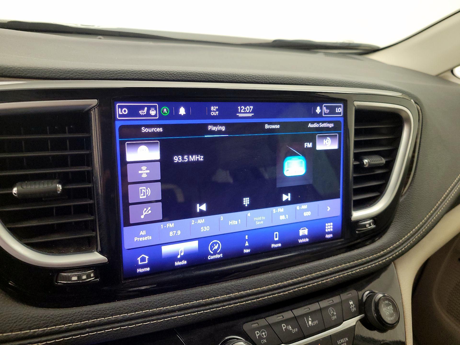 Thumbnail: 2021 Chrysler Pacifica - 16