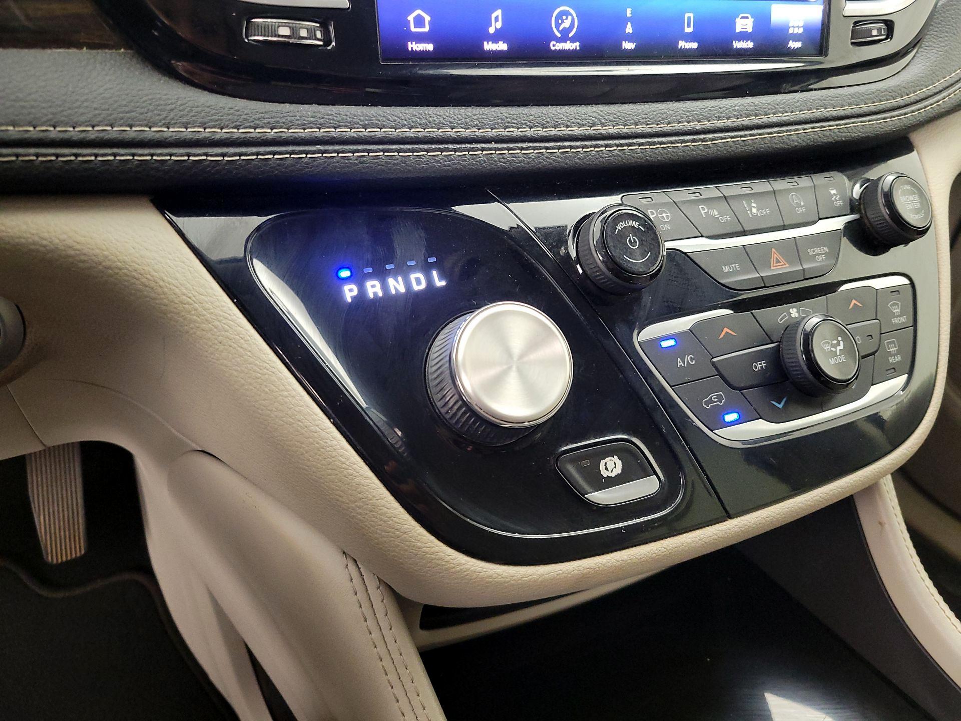 Thumbnail: 2021 Chrysler Pacifica - 18