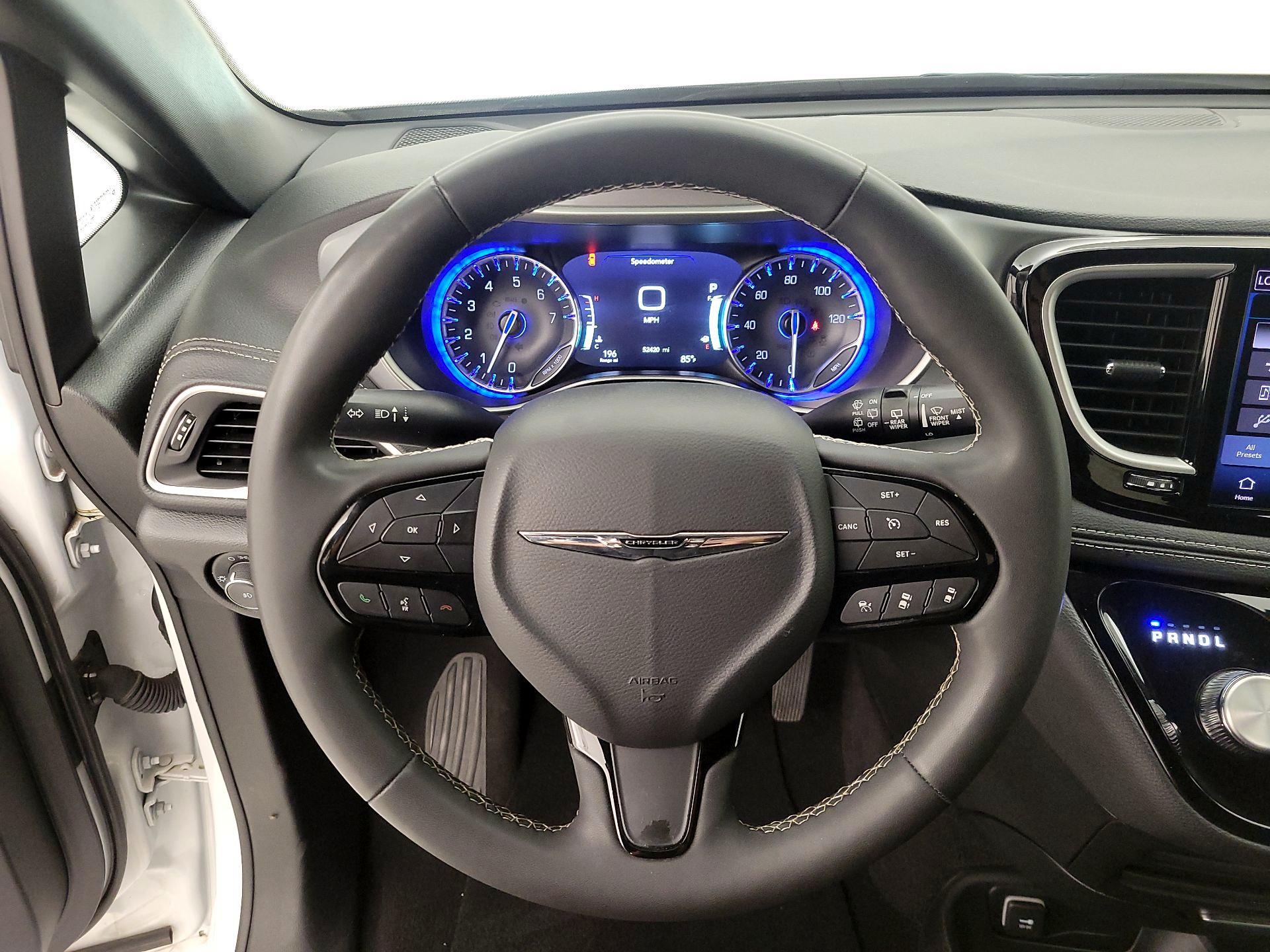 Thumbnail: 2023 Chrysler Pacifica - 10