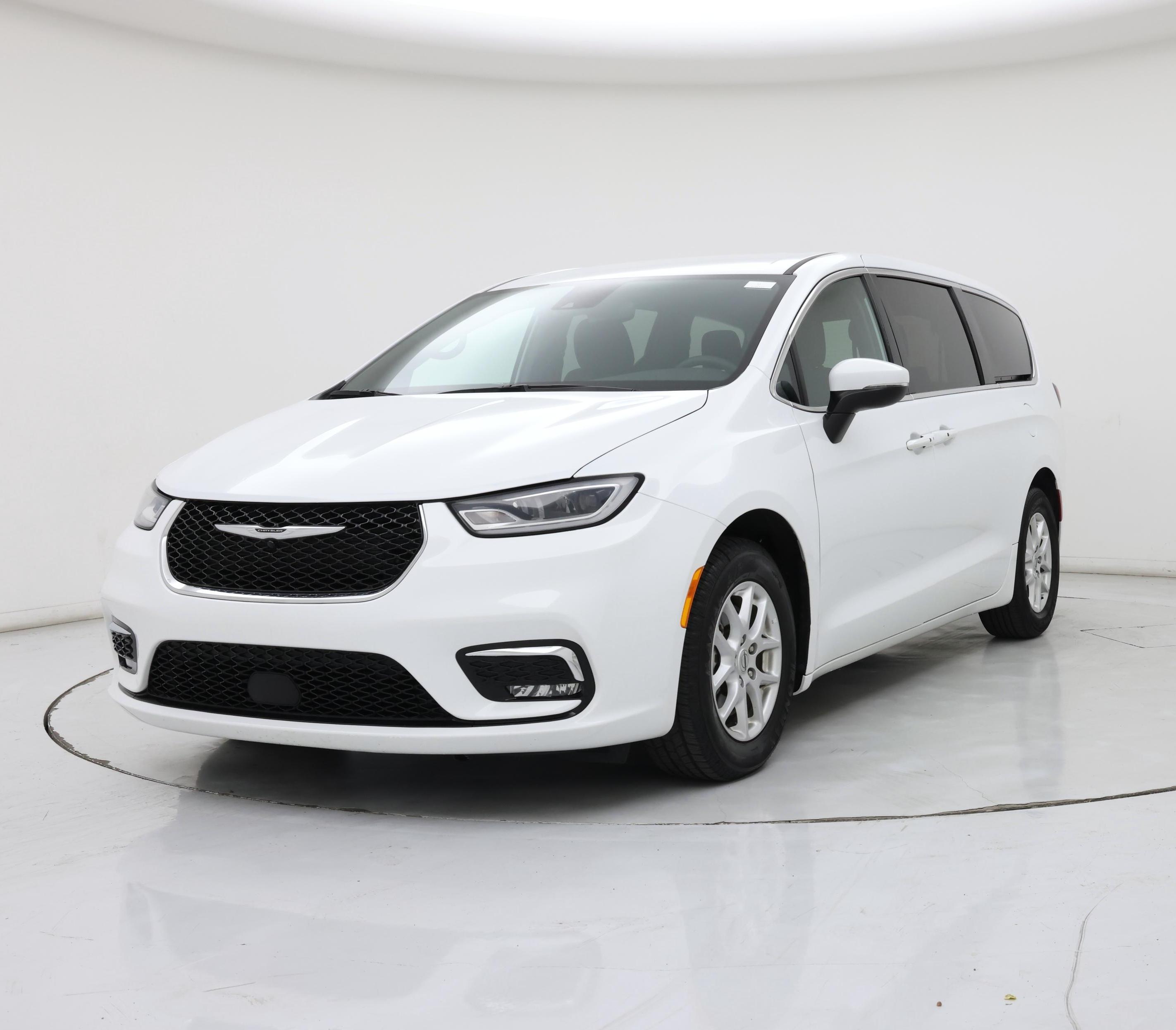 Thumbnail: 2023 Chrysler Pacifica - 4